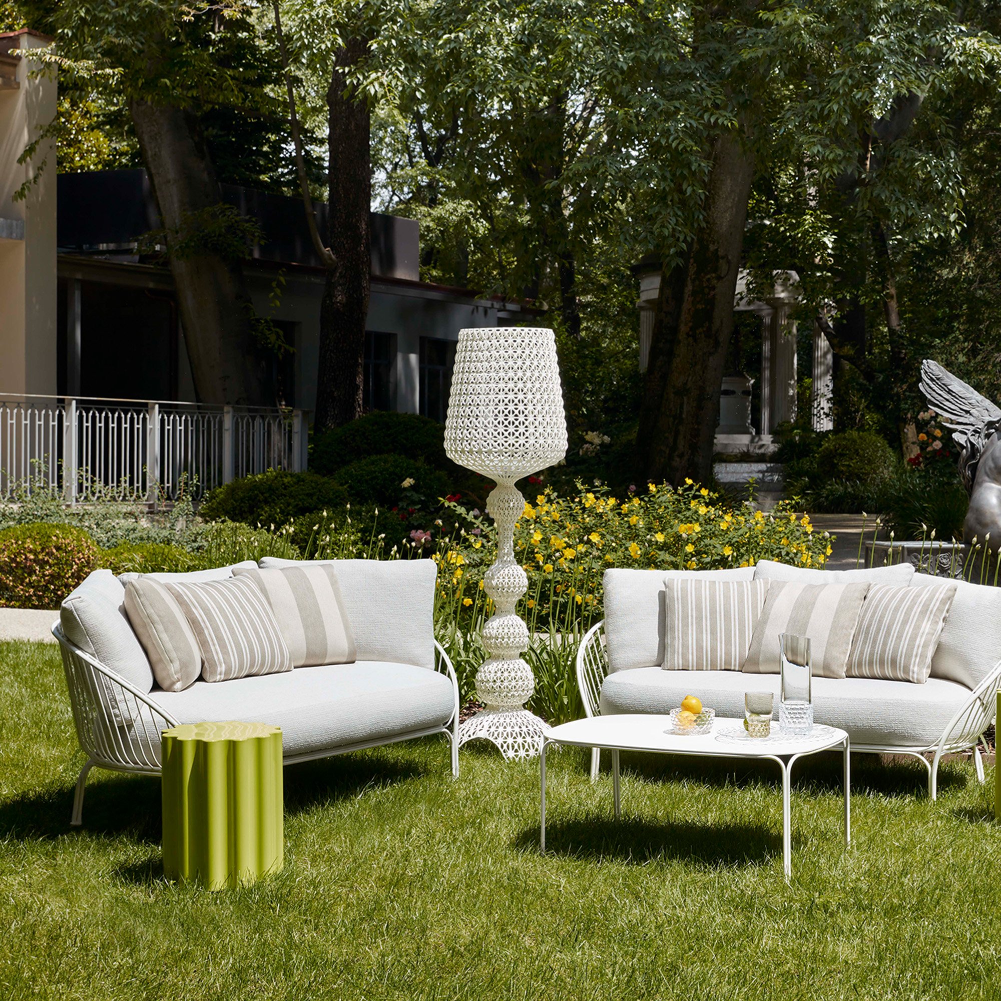 【匿名配送】Kartell: 150 Items, 150 Artworks Kartell: 150 items, 150 artworks, , Good Book 9788884914637