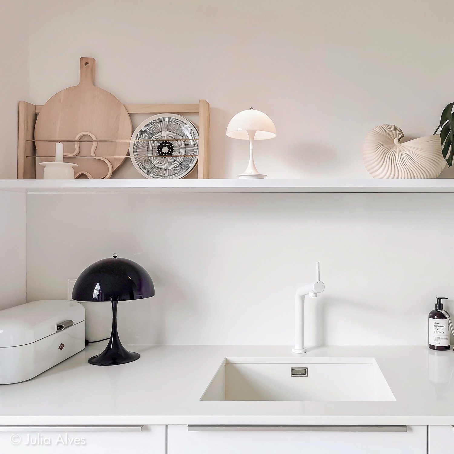 Panthella 250 Table Lamp Louis Poulsen by Verner Panton, 1971