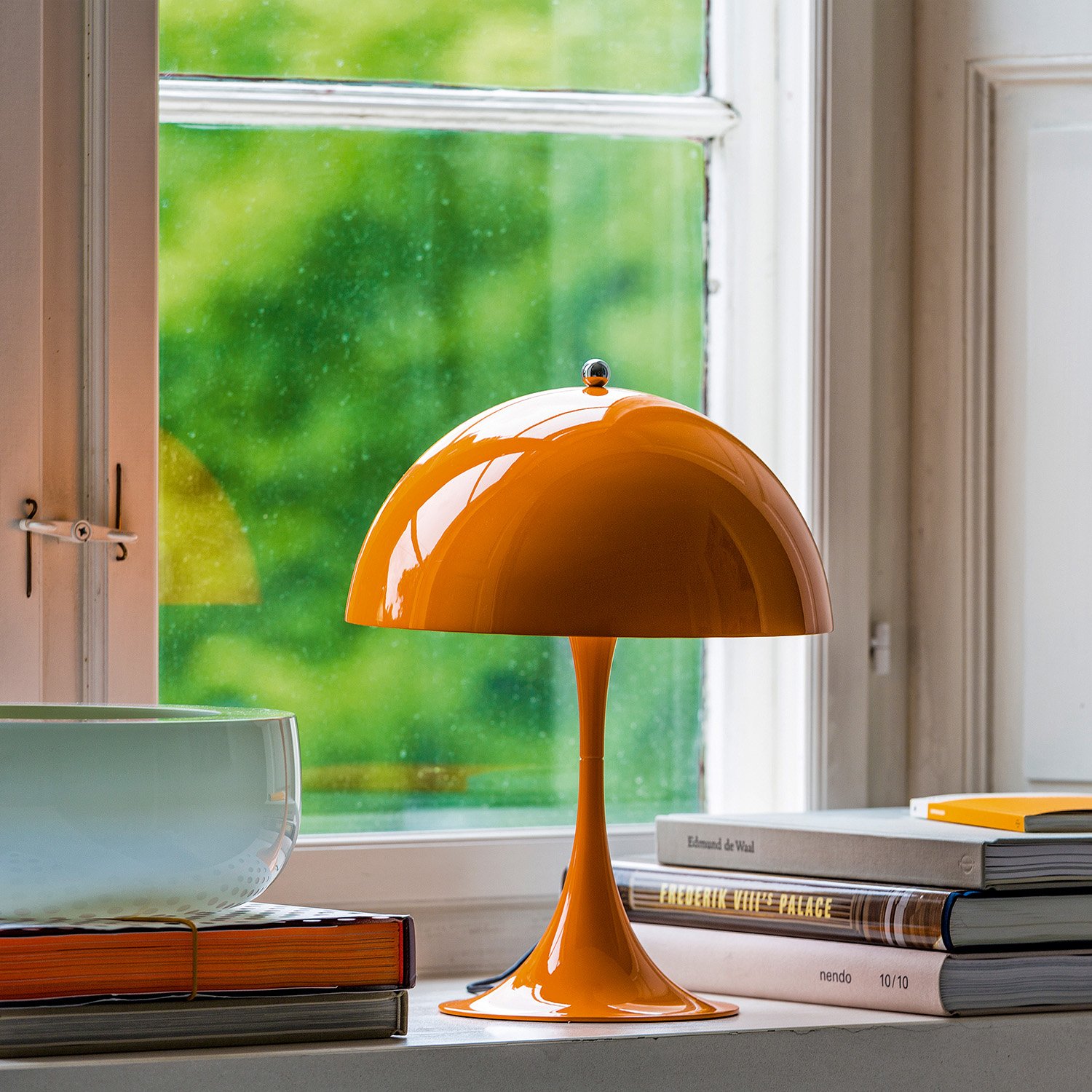 Panthella 250 Table Lamp | Louis Poulsen | by Verner Panton, 1971 