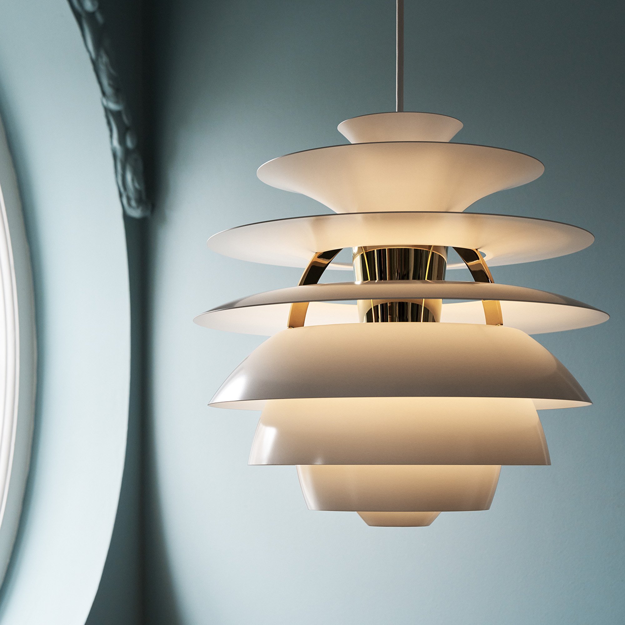 【正規品】 『Louis Poulsen』/ 『ph ball』 PH Snowball Pendant Lamp, Soft white / Brass | Louis Poulsen