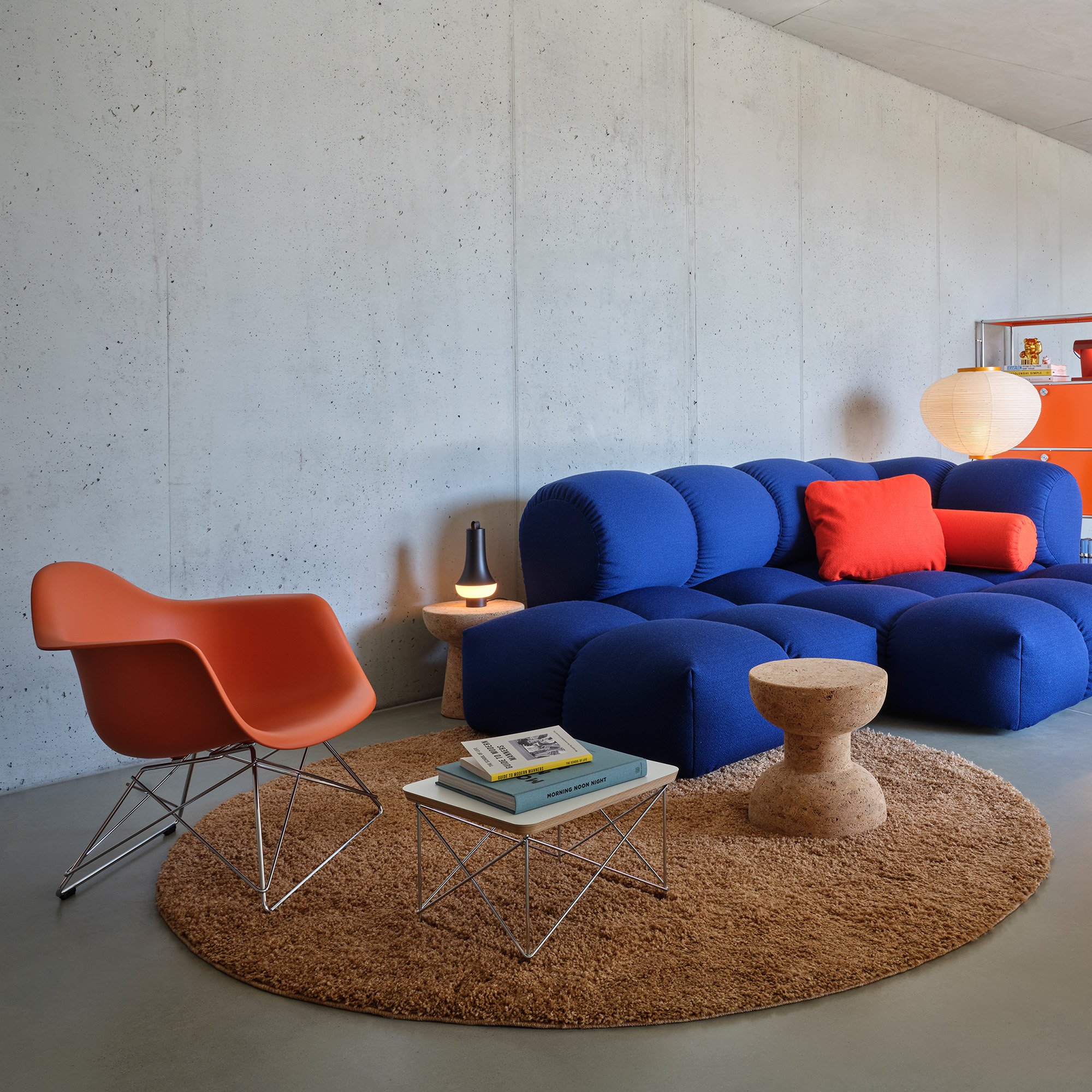 Cork Family Stool, Model B | Vitra | Vitra - Designer furniture