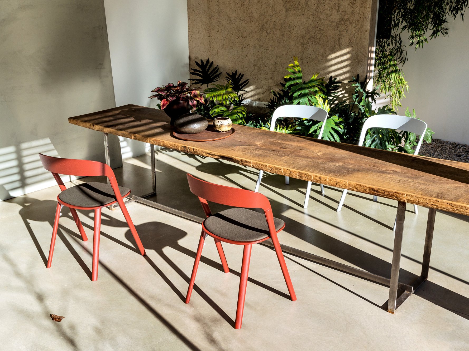 Pila Chair, Grey lacquered ash | Magis | Chairs - Designer