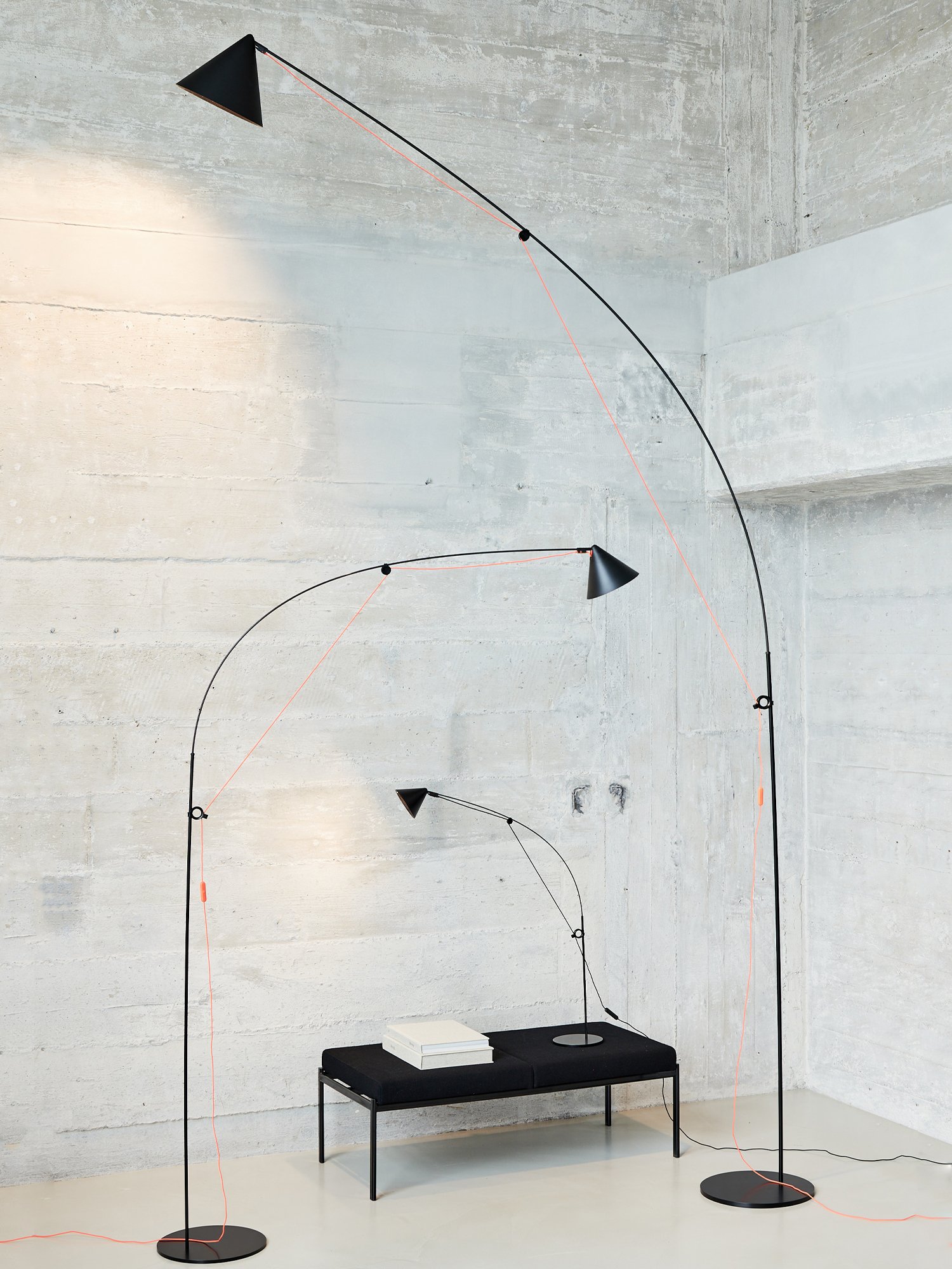 Ayno XL Floor Lamp, Black, Orange, 2700 K | Midgard | Standing