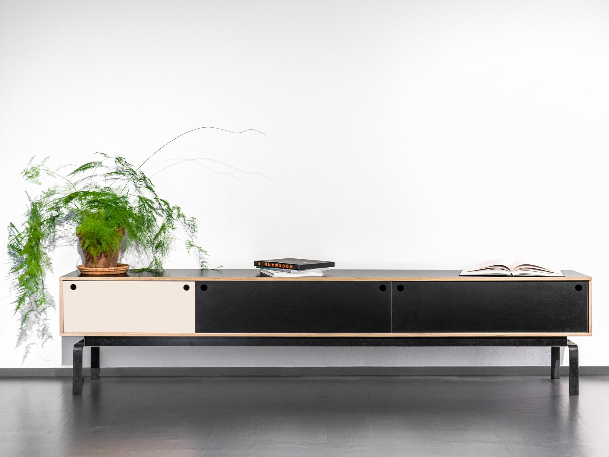 Egal Lowboard | Nils Holger Moormann | Multimedia Units - Designer