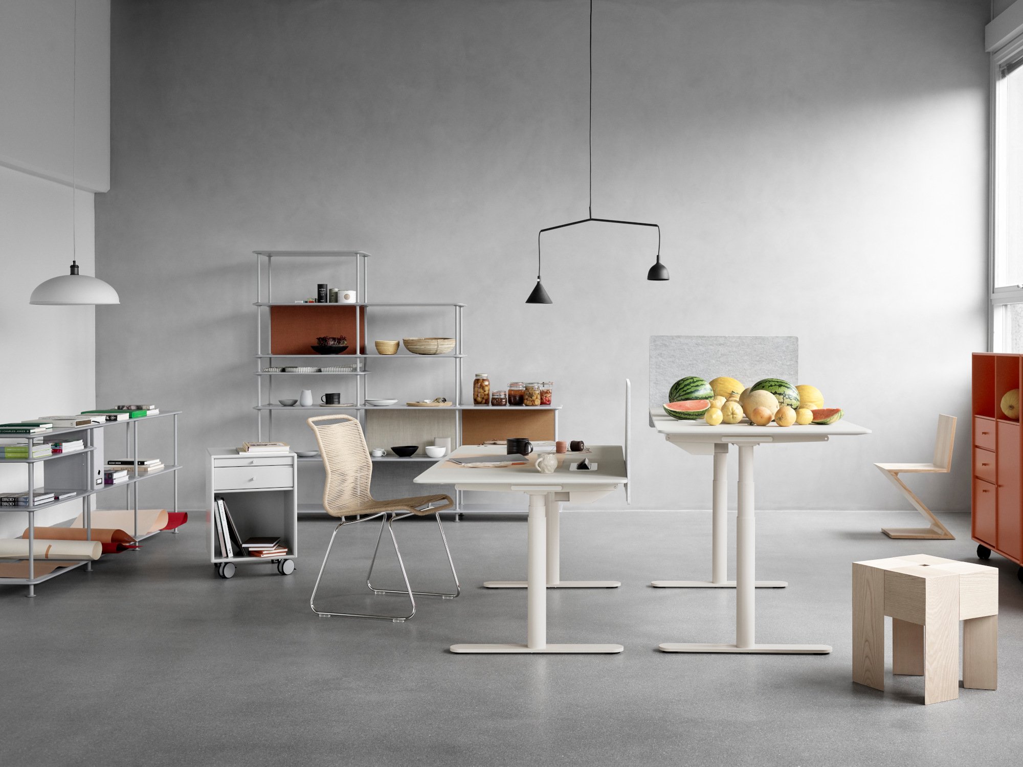 HiLow 2 Desk, 180 x 90 cm, Black | Montana | Desks - Designer