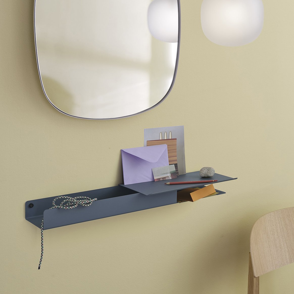 Folded Shelves, H 40 x W 29,5 cm, Grey | Muuto | Wall Mounted