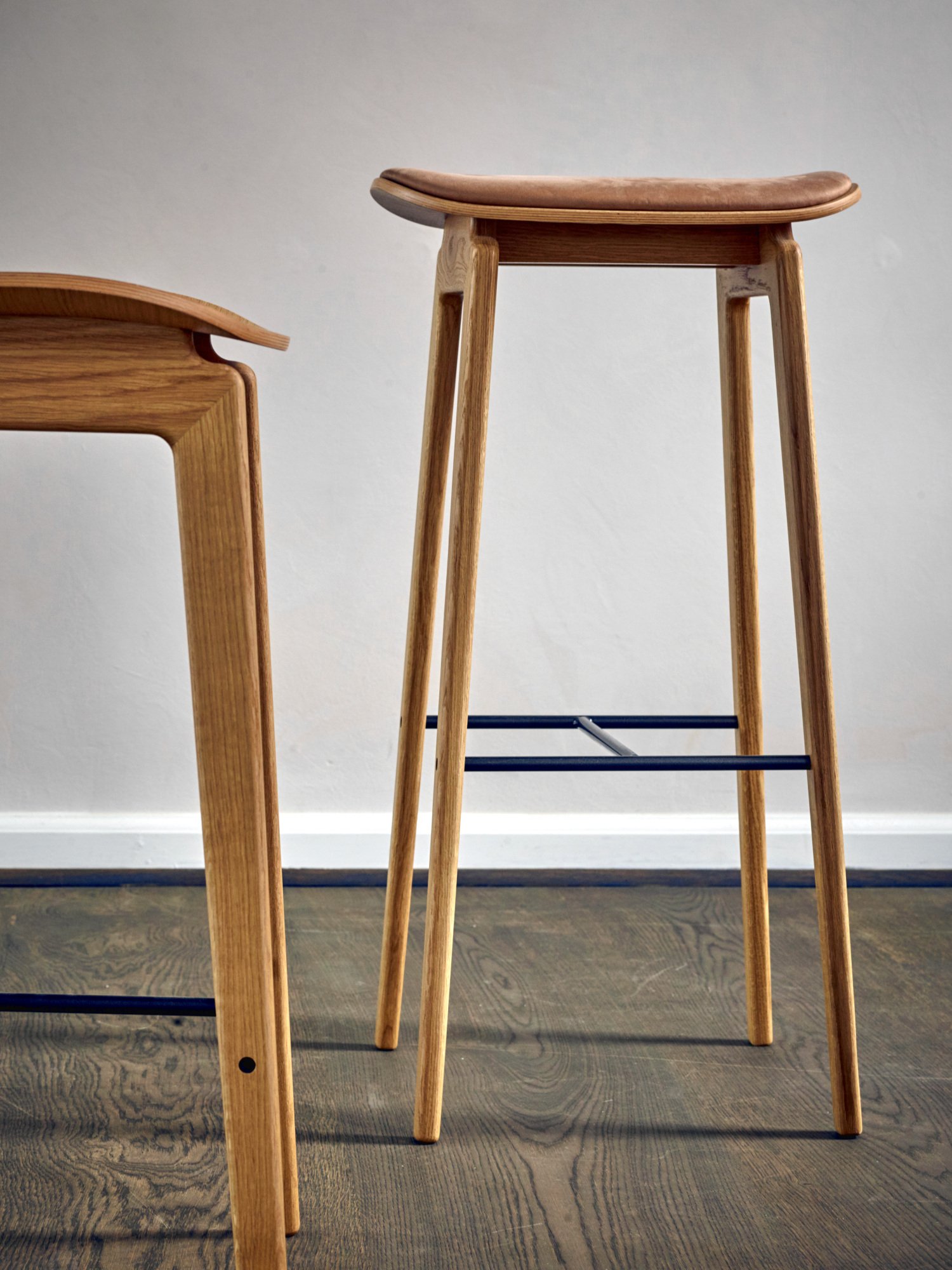 NY11 Bar Stool, Bar version: seat height 75 cm, Black stained oak