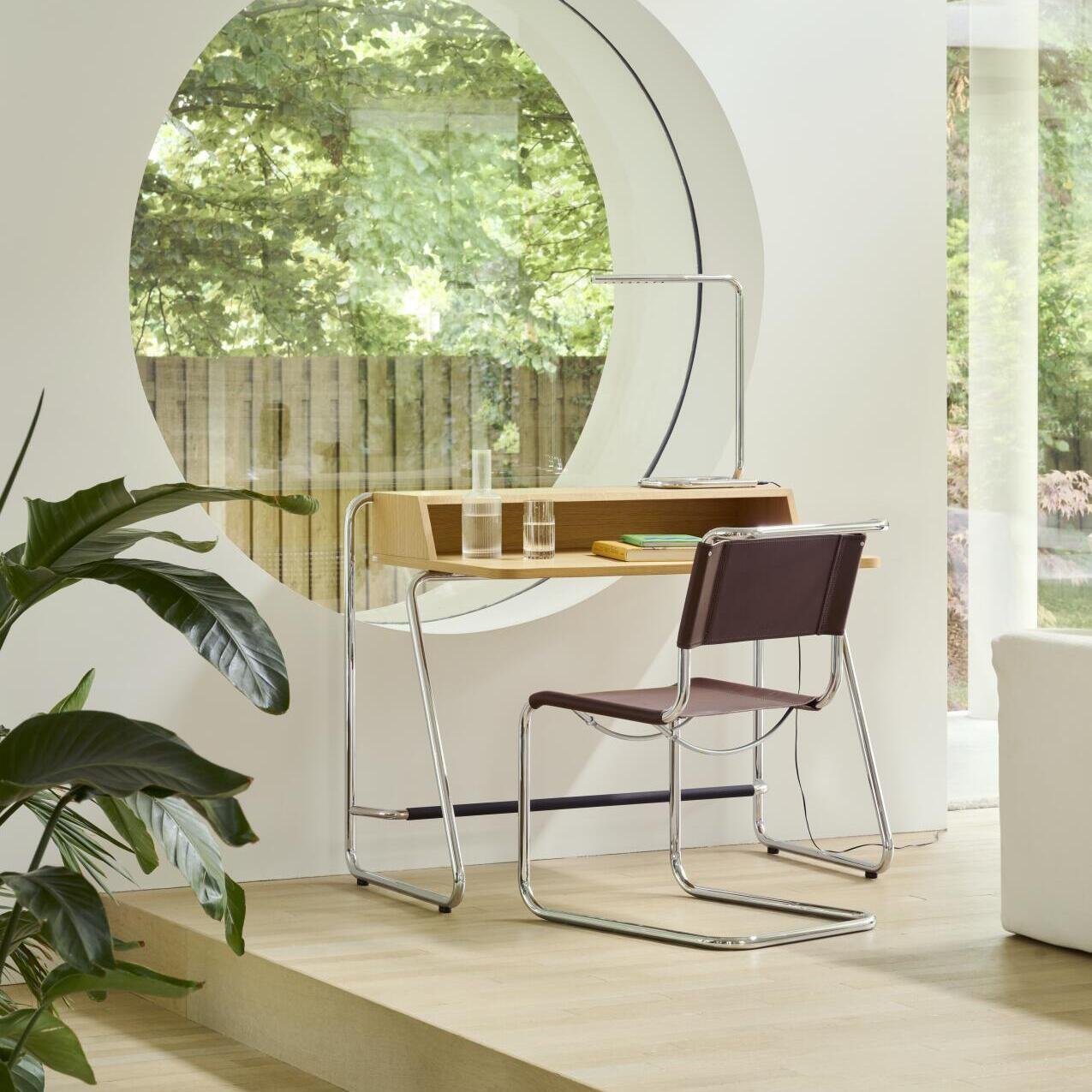 S 33 / S 34 Cantilever Chair, Armrests black stained beech, Butt