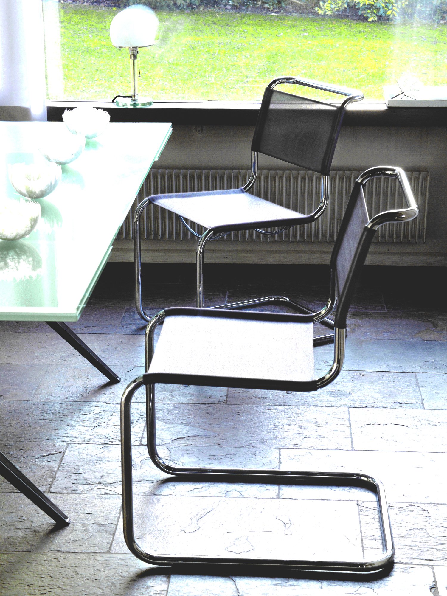 S 33 S 34 Lether Cantilever Chair