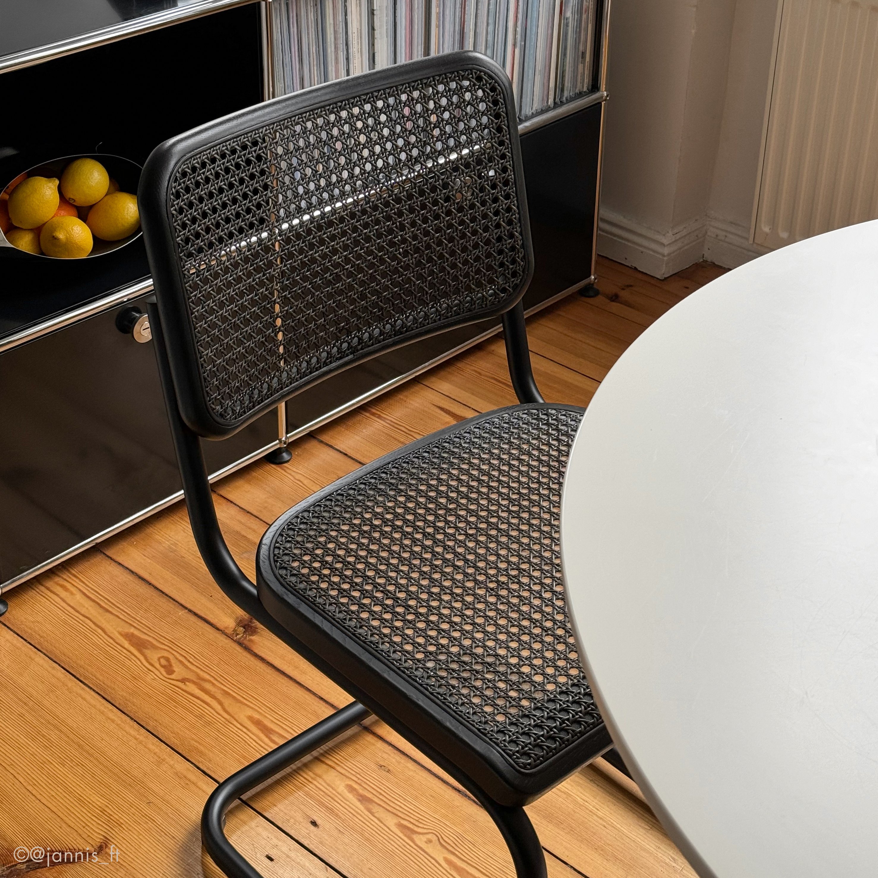 S 32 V Dark Melange Cantilever Chair, Sage | Thonet | Cantilever