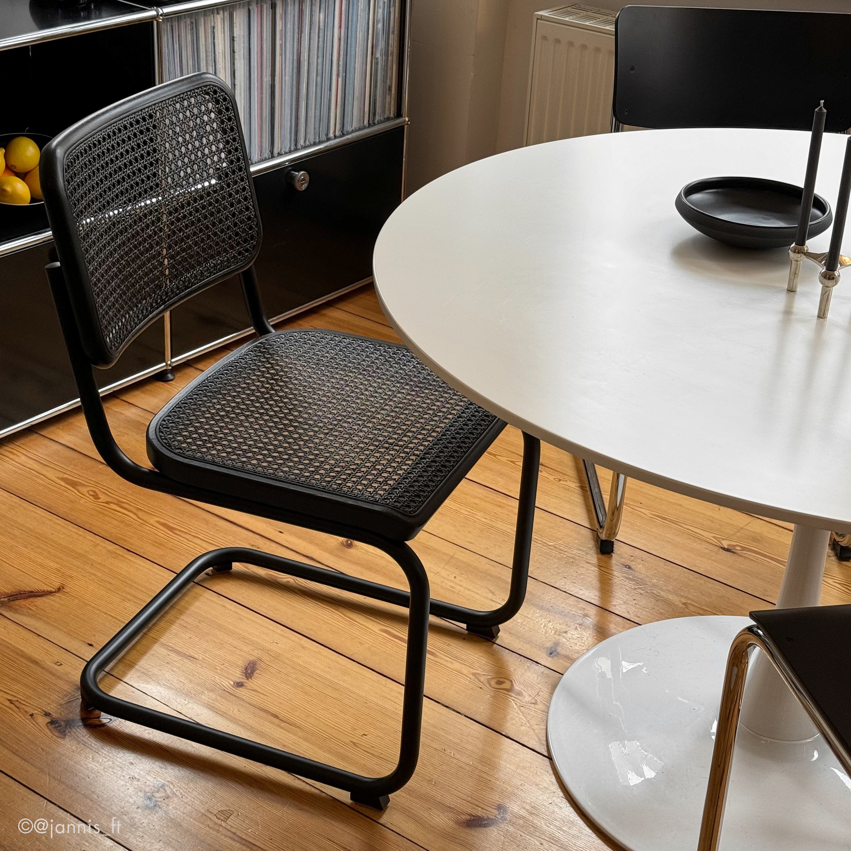 S 32 V Dark Melange Cantilever Chair, Sage | Thonet | Cantilever