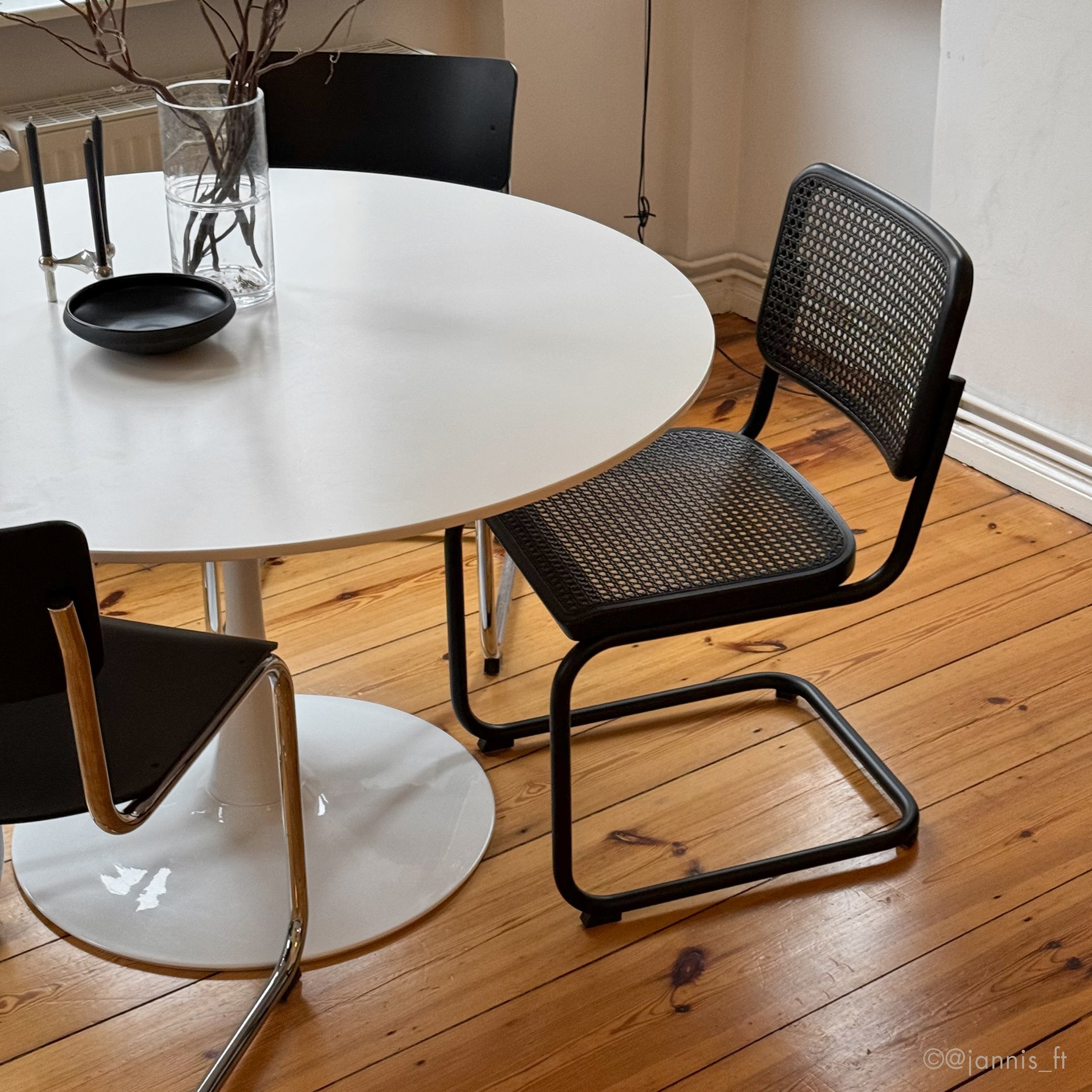 S 32 V Dark Melange Cantilever Chair | Thonet | Cantilever Chairs
