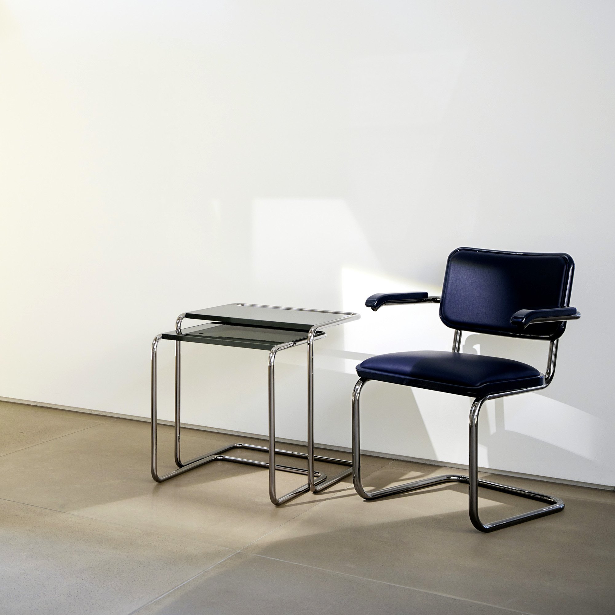 新品 正規品■THONET■2024年製 S64V チェア 定価35万円-1 新品 正規品□THONET□2024年製 S64V チェア 定価35万円-1