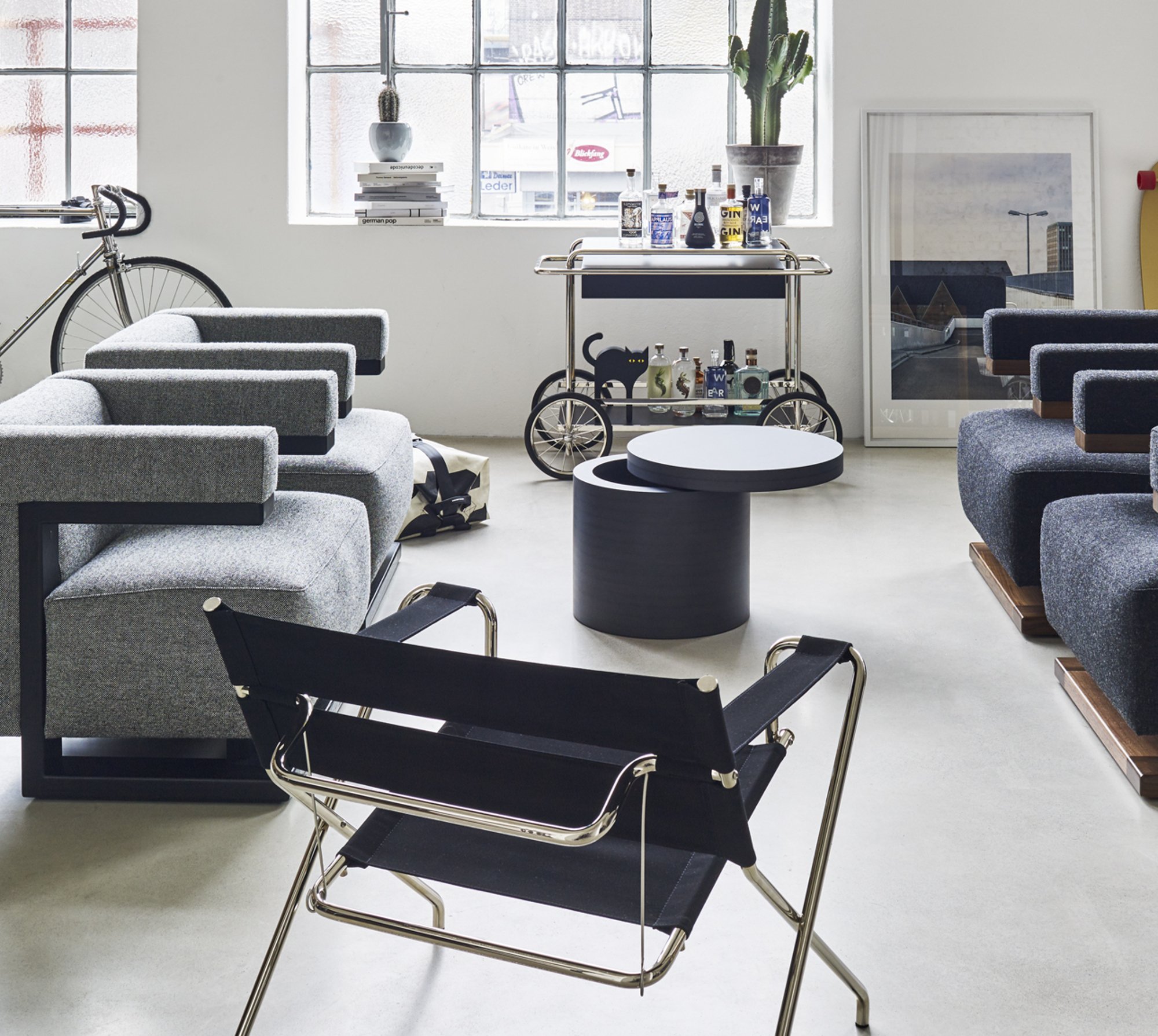 D4 Lounge Chair, Bauhaus Straps, rose | Tecta | by Marcel Breuer