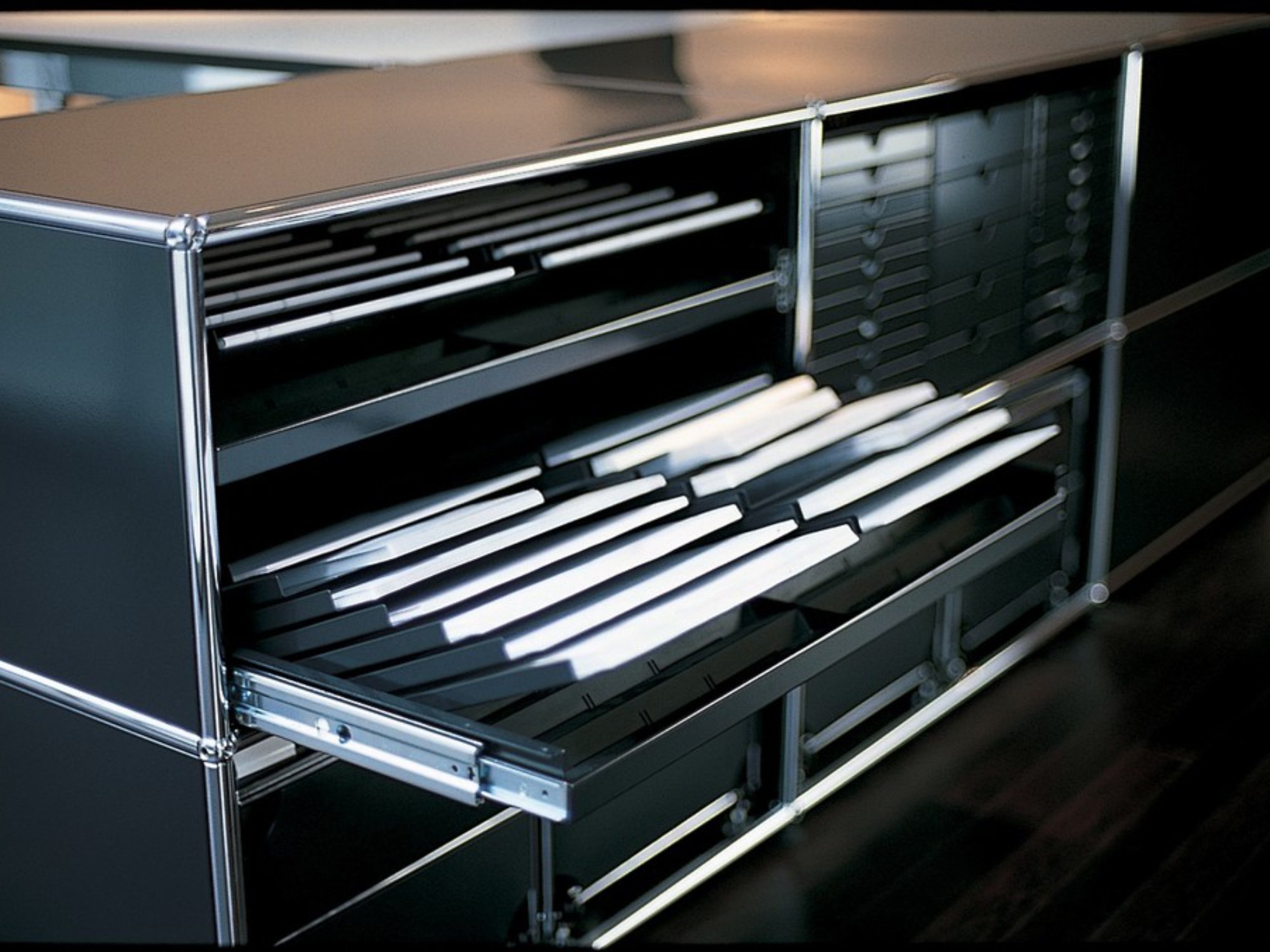 USM Haller ハラー システム 純正アクセサリー CD収納トレイ 7台 USM Haller ハラー システム 純正アクセサリー CD収納トレイ 7台