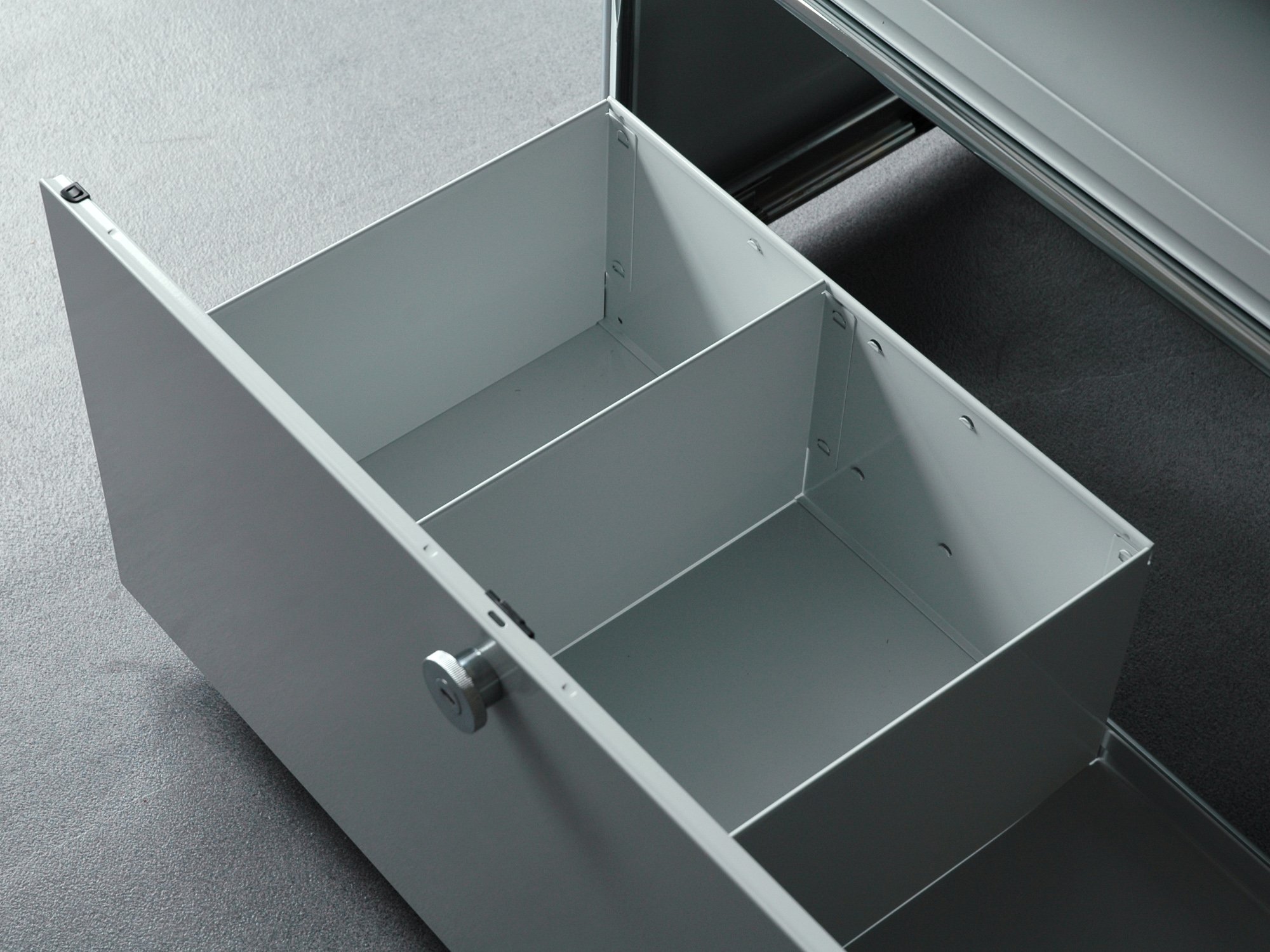 USM Haller ハラ－システム メタルボックス 色：ミッドグレー（１） USM Haller ハラ－システム メタルボックス 色：ミッドグレー（1