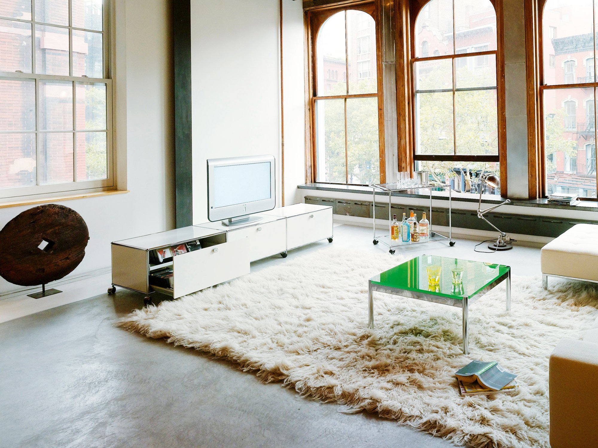 USM Haller TV-Lowboard XL on Castors, USM matte silver | USM