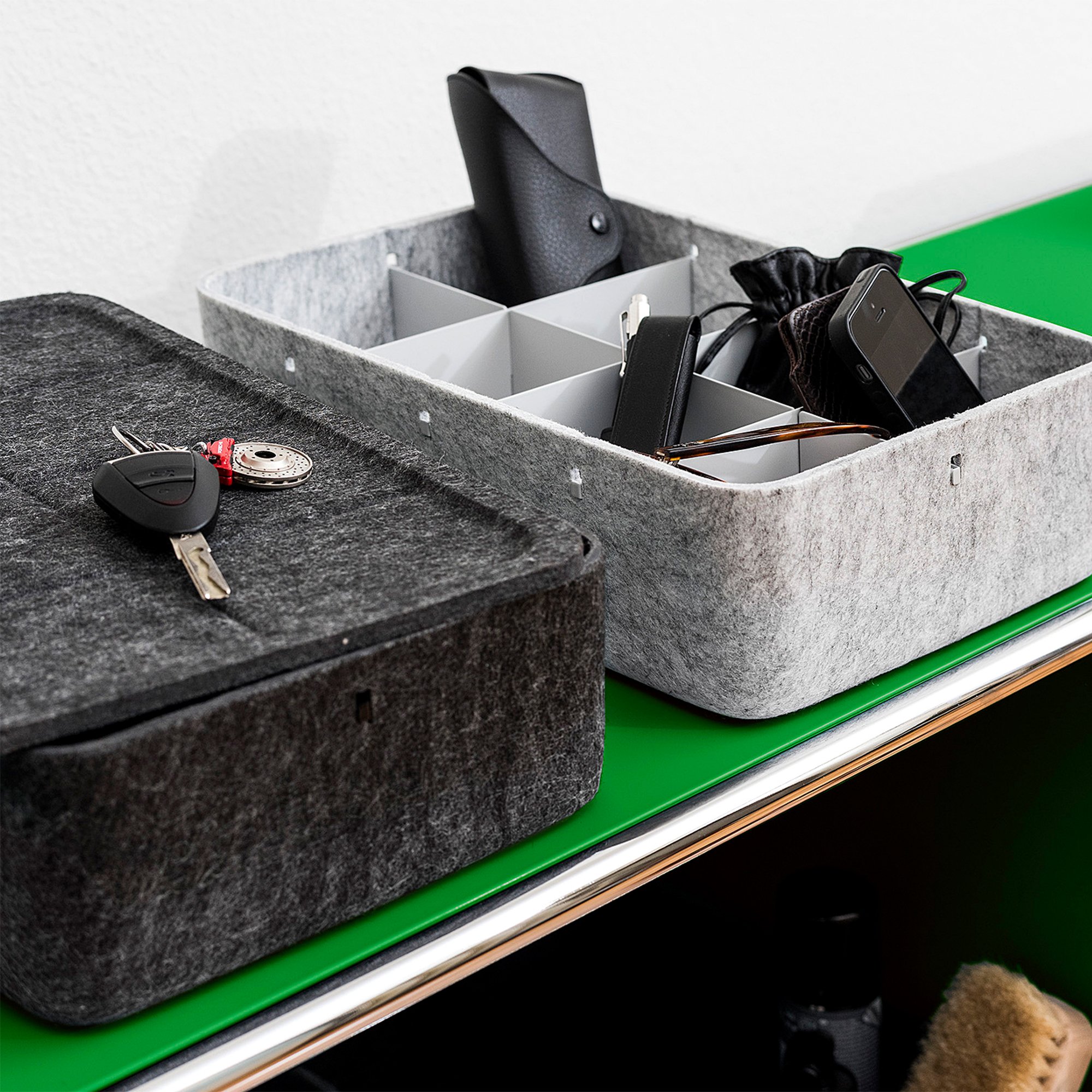 USM Inos Box with Partition + Lid, Anthracite | USM Haller | USM