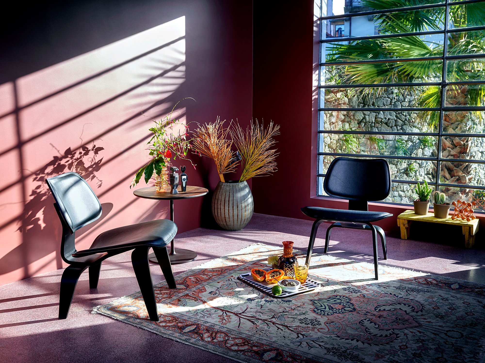 Plywood Group LCW / LCW Leather LoungeChair, Natural ash | Vitra