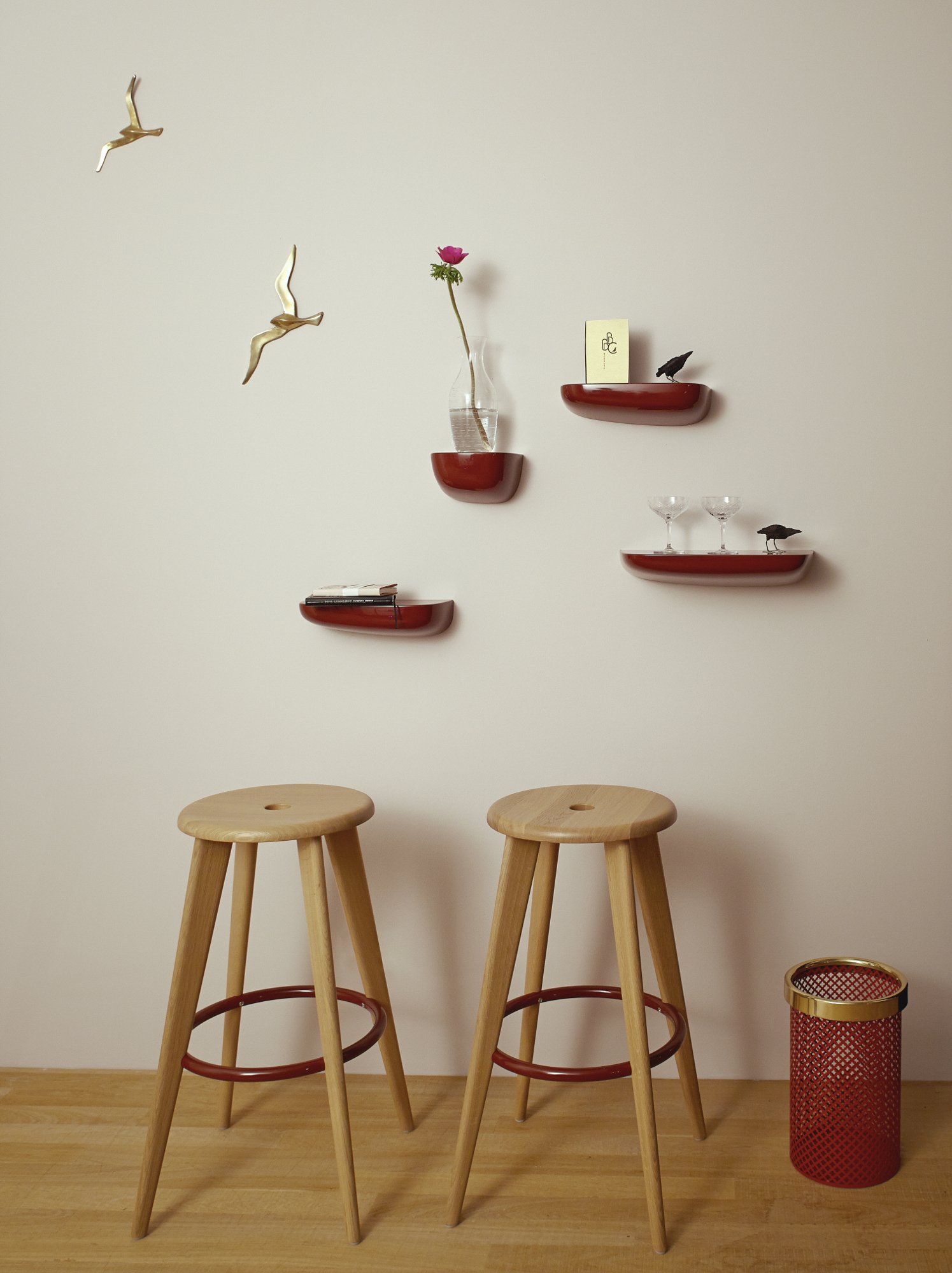 Tabouret Haut Bar Stool, Black oak, chrome foot rests