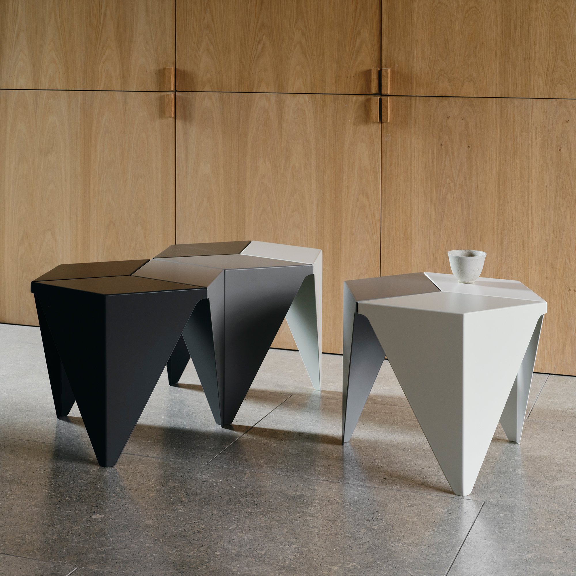 希少 vitra Prismatic Table イサムノグチ 白 Prismatic Table | Vitra | by Isamu Noguchi, 1957 - Originals from smow