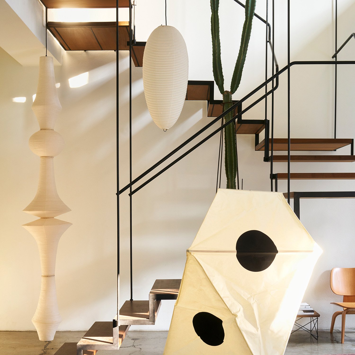 Akari E Pendant Lamp | Vitra | by Isamu Noguchi, 1951 - Originals