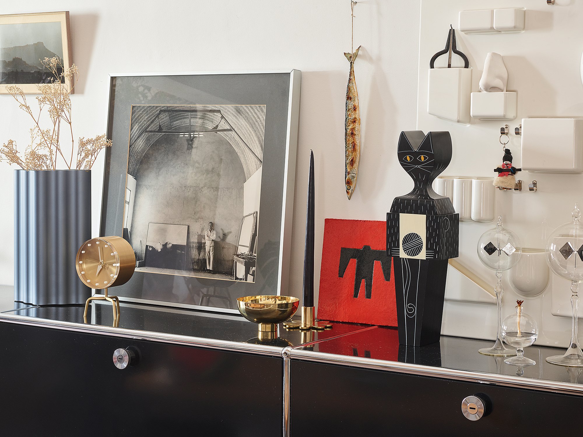 Tripod Desk Clock | Vitra | Clocks - Designer furniture from smow