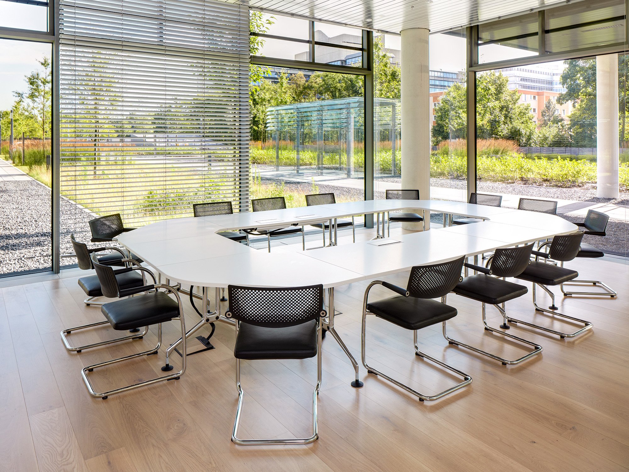 Visavis 2 | Vitra | Chairs - Designer furniture from smow