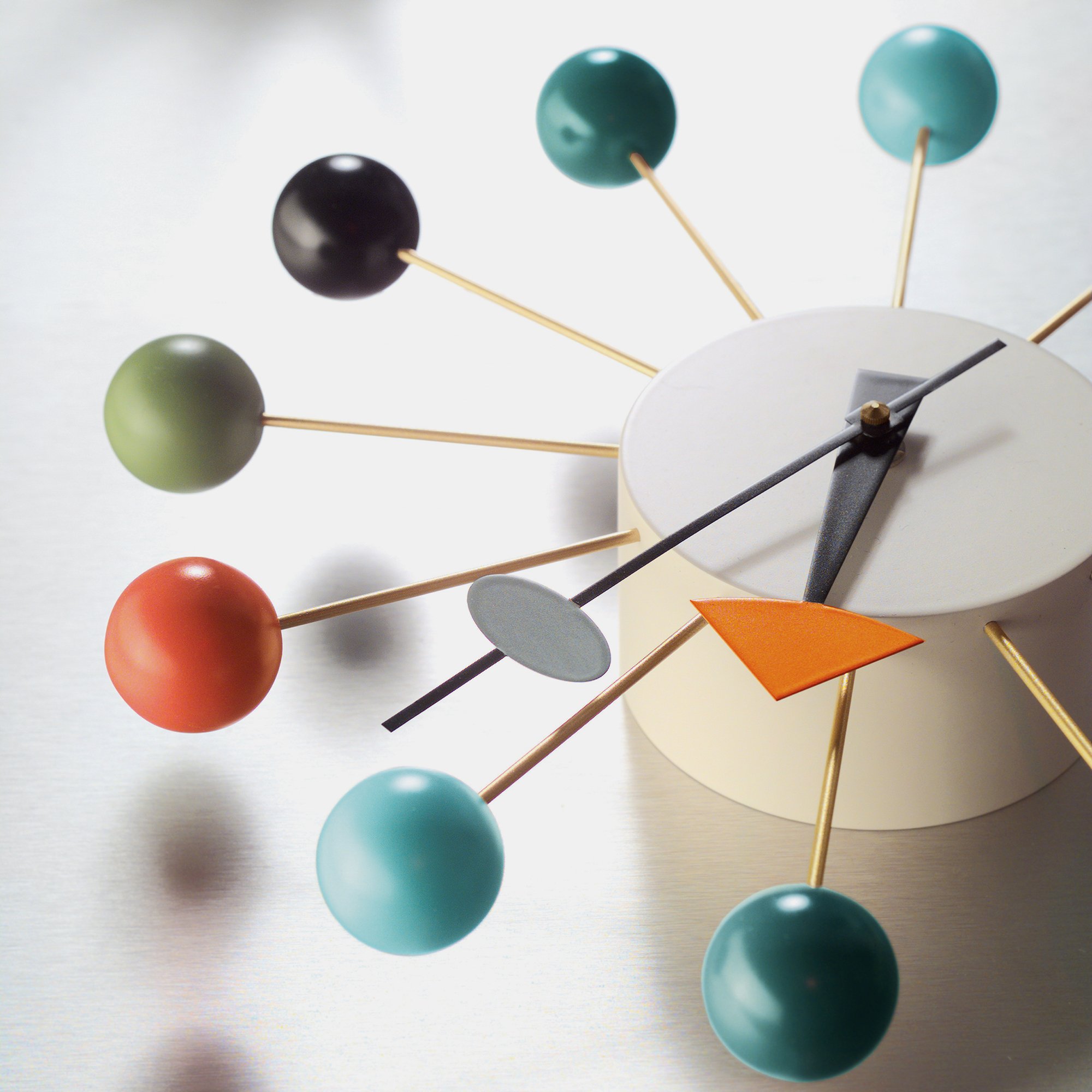 Ball Clock | Vitra | Vitra - Designer furniture from smow