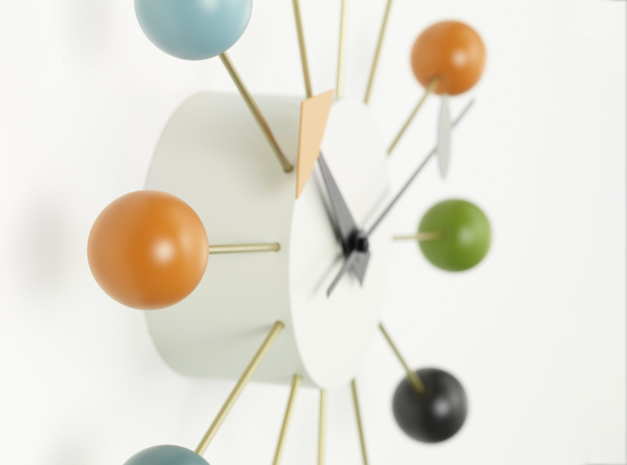 Ball Clock | Vitra | Vitra - Designer furniture from smow
