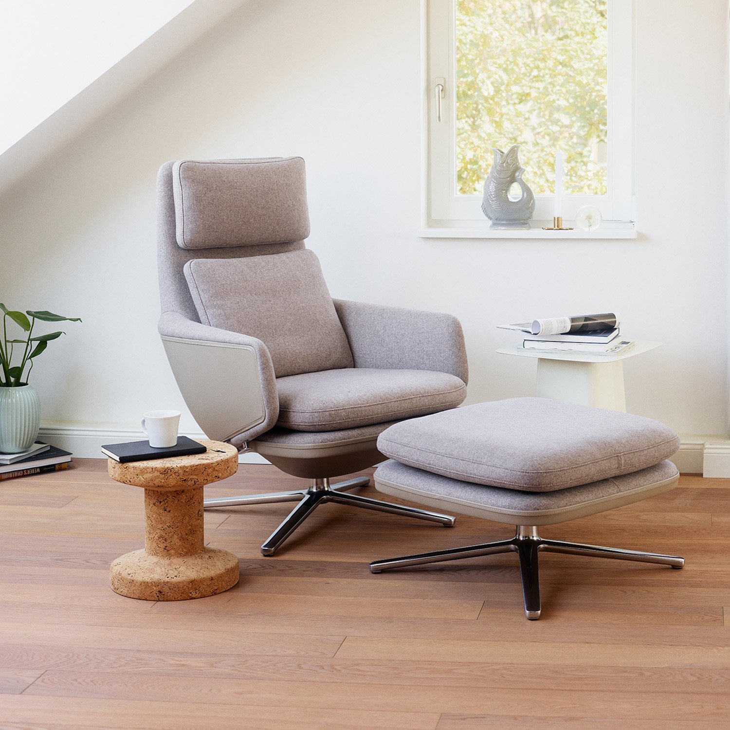 Cork Family Stool, Model A | Vitra | Vitra - Designer