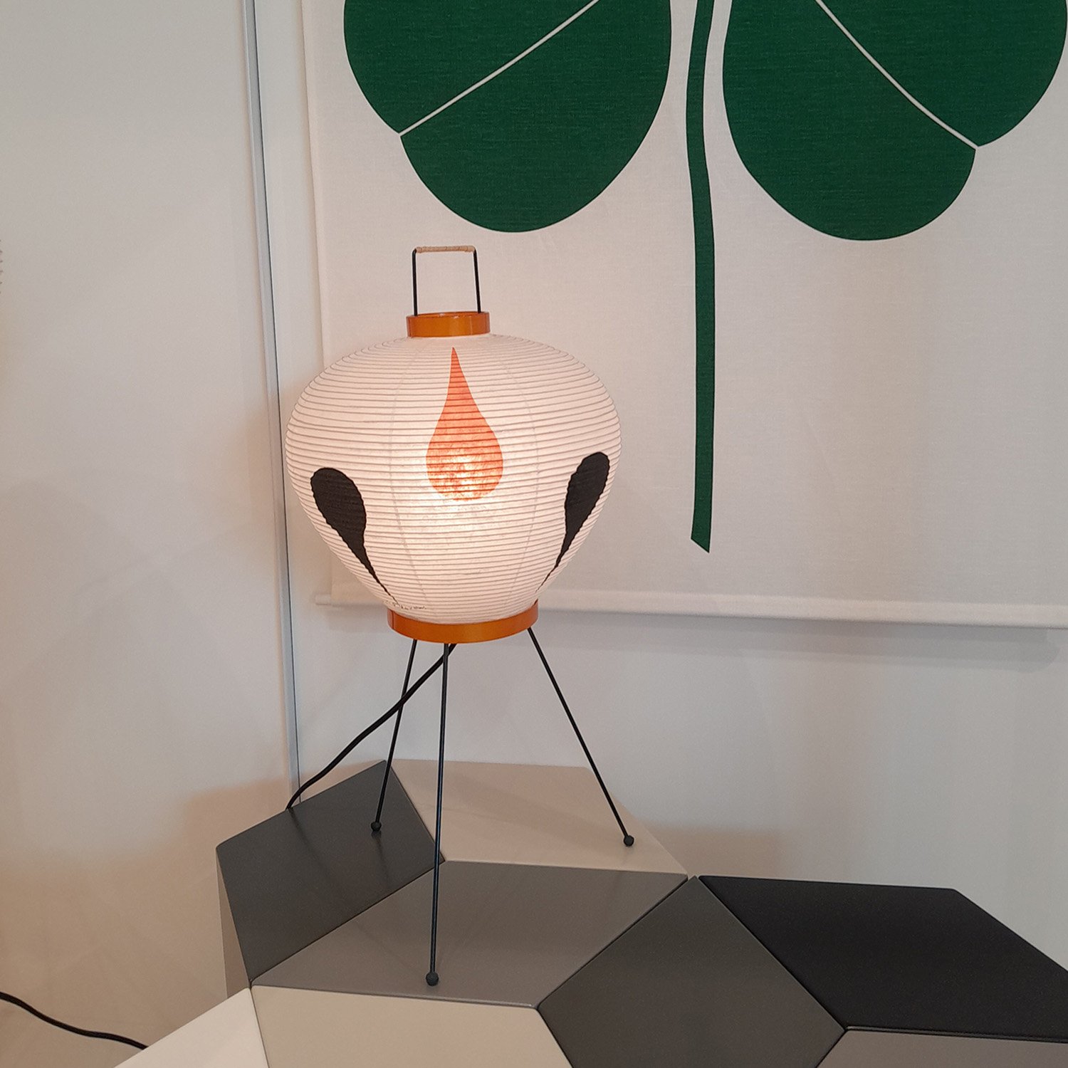 Akari 3AD Floor Lamp | Vitra | by Isamu Noguchi - Originals from smow