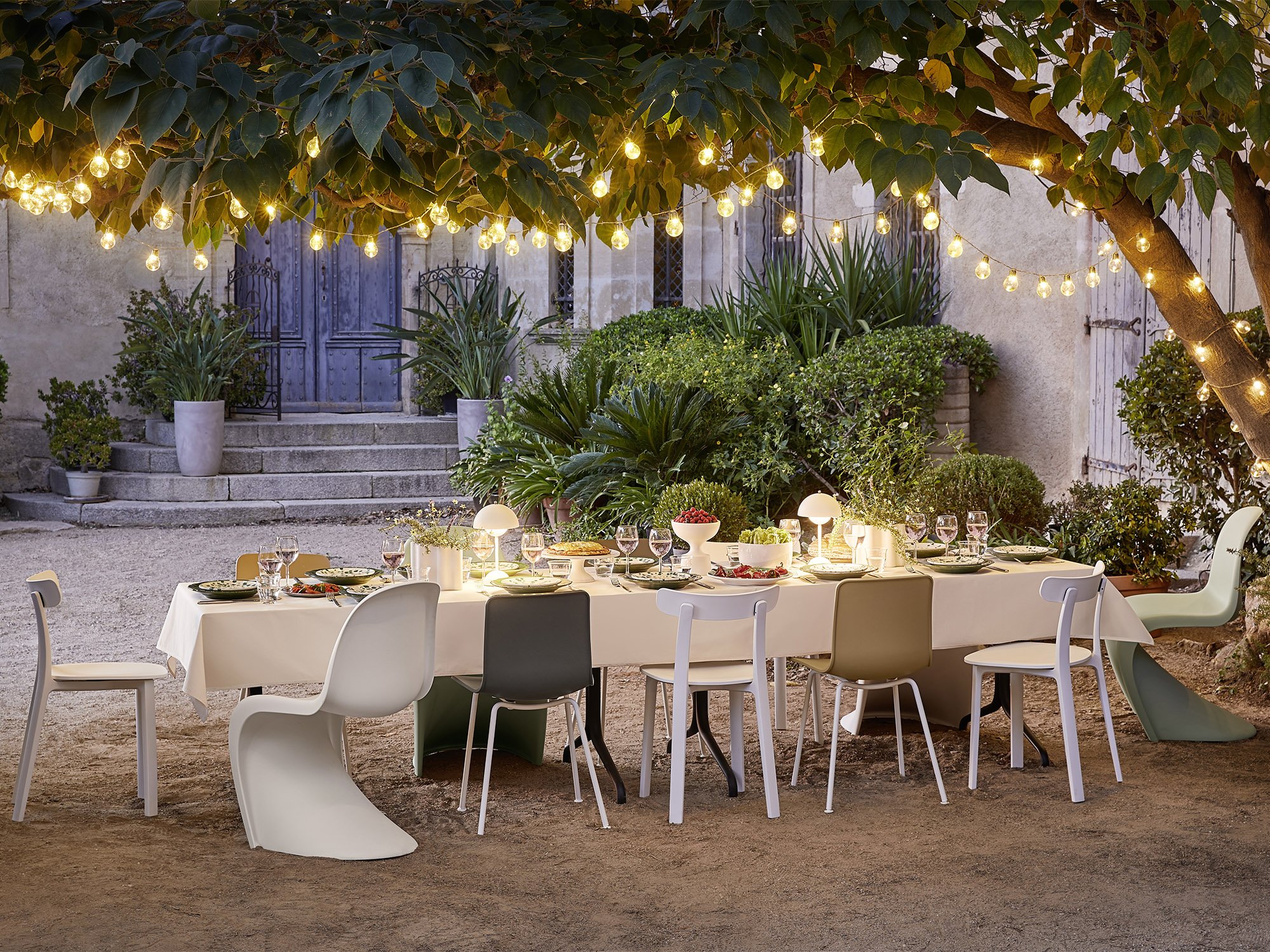 椅子 ALL PLASTIC CHAIR/VITRA All Plastic Chair (APC) by Jasper Morrison for Vitra | hive