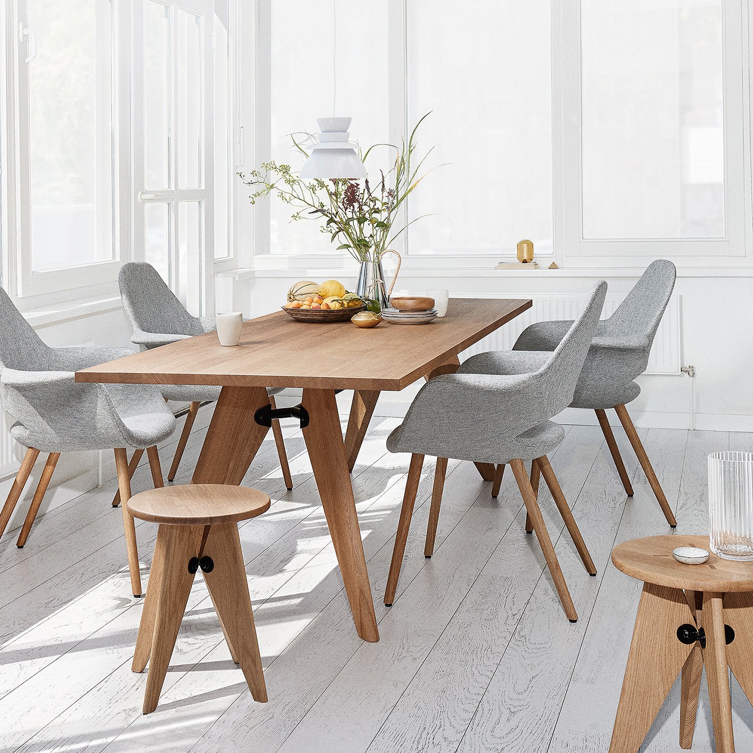 Tabouret Bois, Natural oak, oiled | Vitra | by Jean Prouvé, 1941