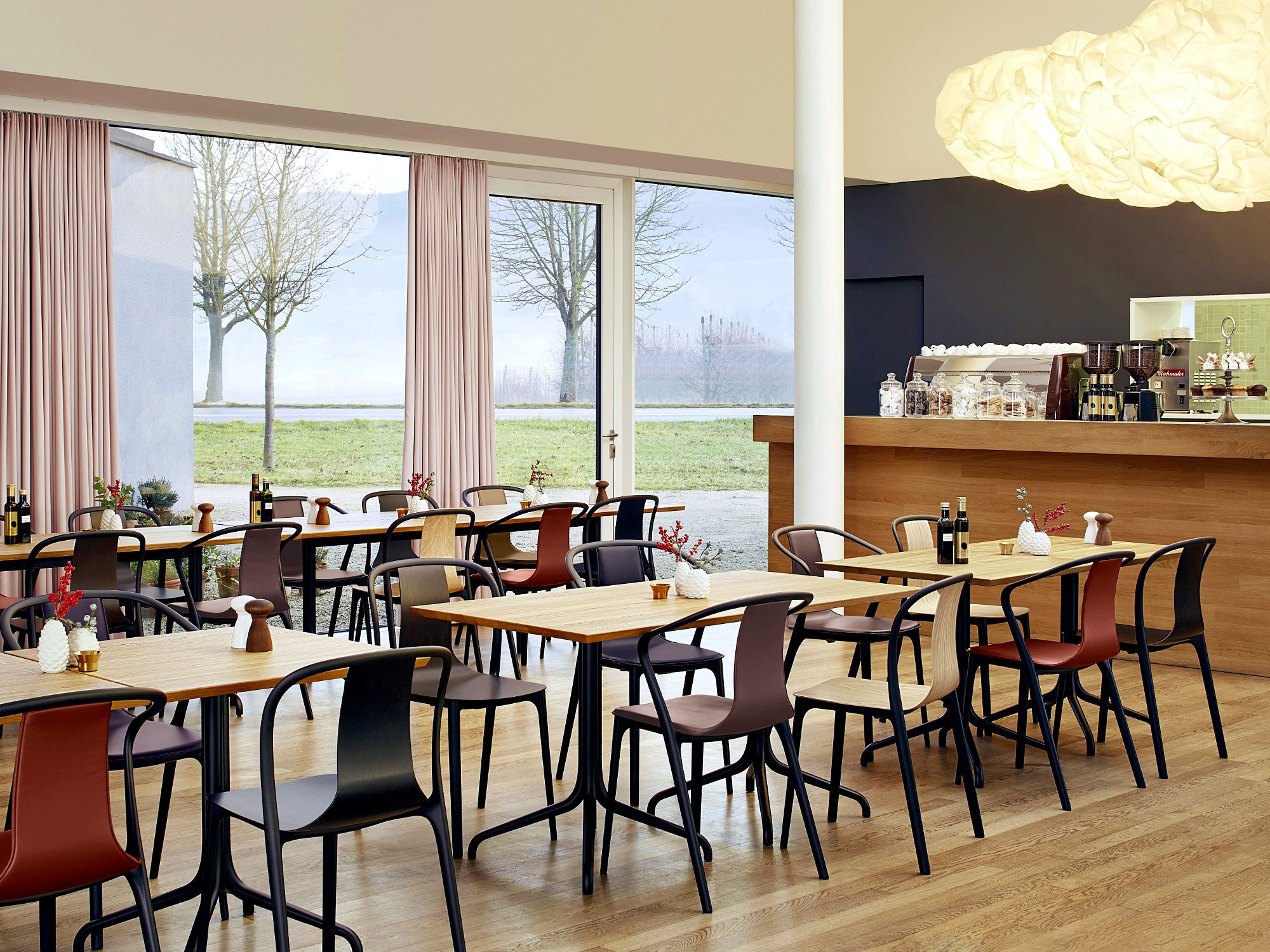 Belleville Armchair Wood, Natural oak | Vitra | Chairs - Designer