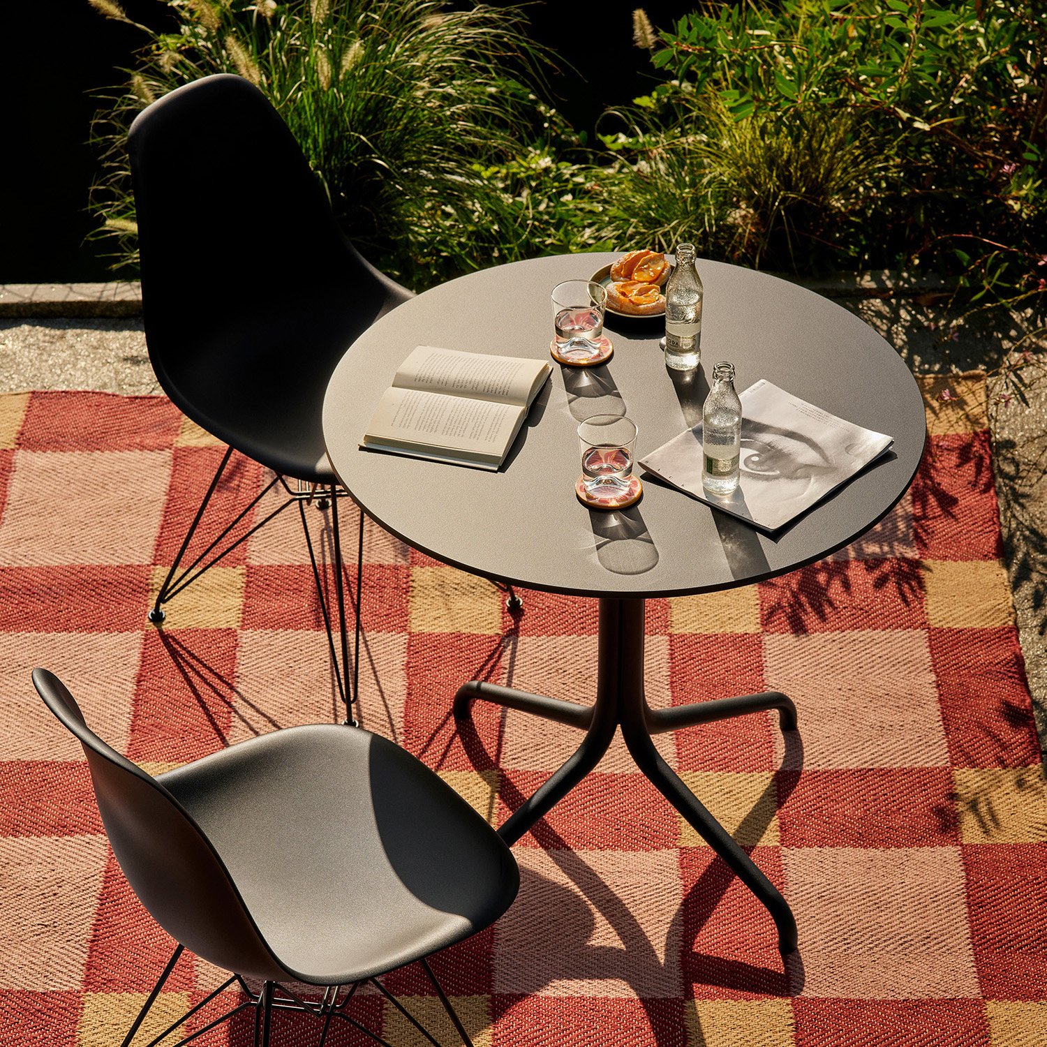 Belleville Table Outdoor | Vitra | Tables - Designer furniture