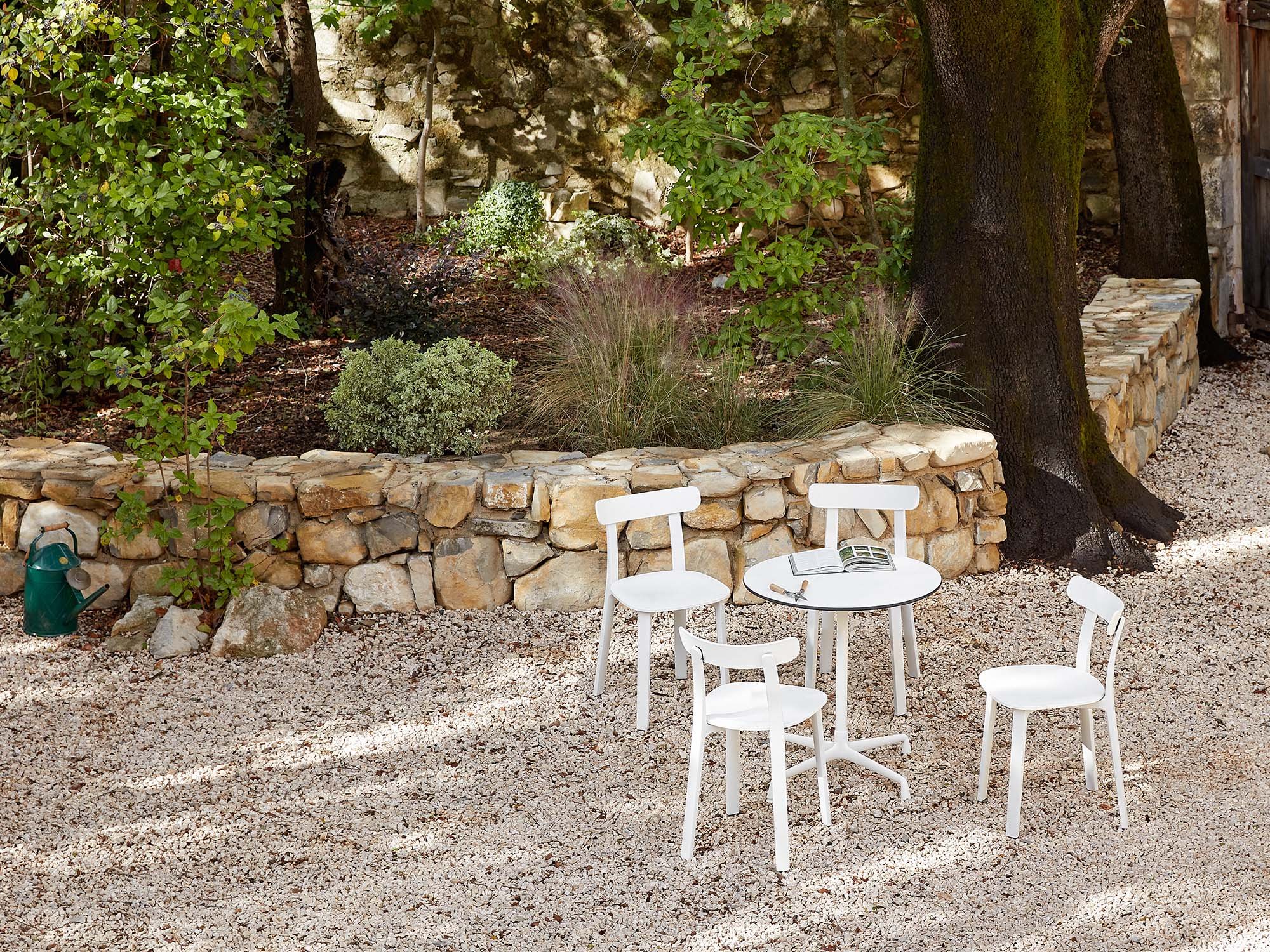 APC All Plastic Chair | Vitra | Chairs - Designer furniture