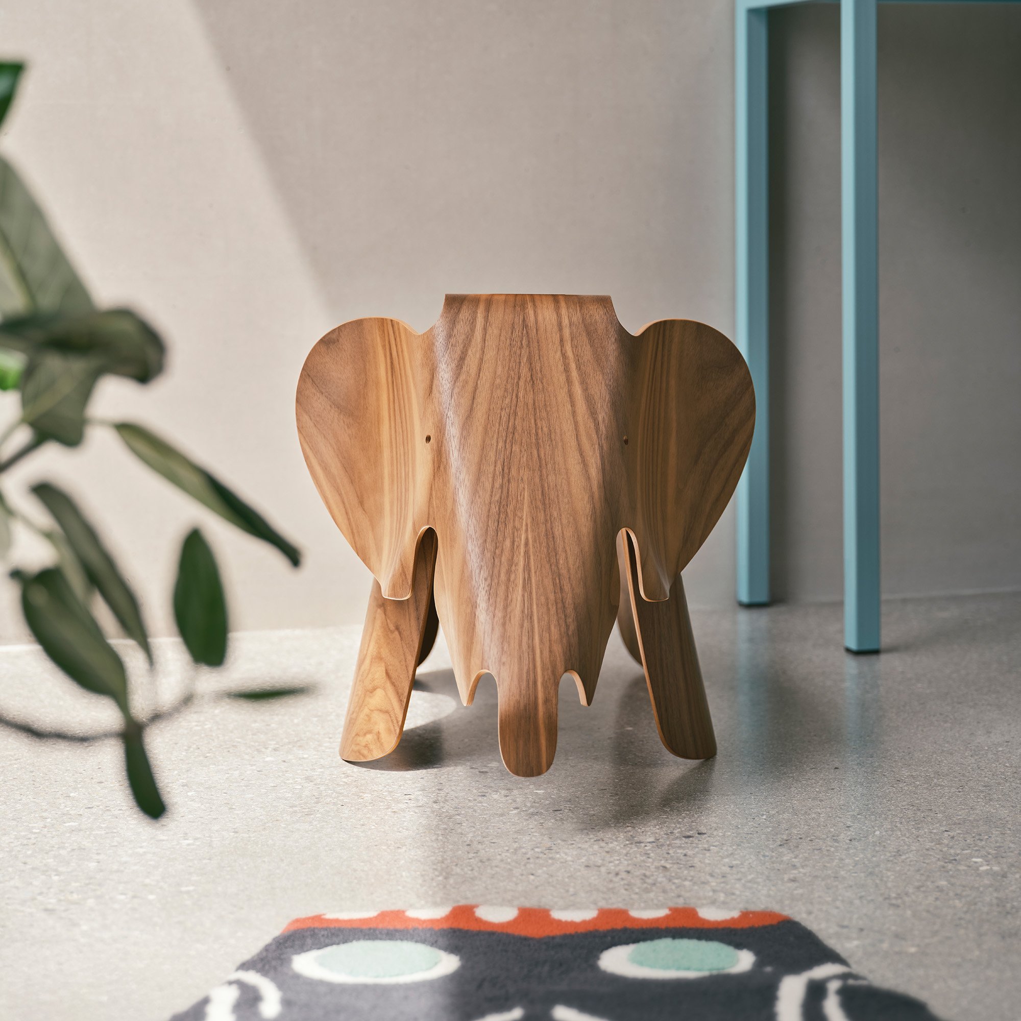 Eames Elephant Plywood, Chestnut, natural | Vitra | by Charles