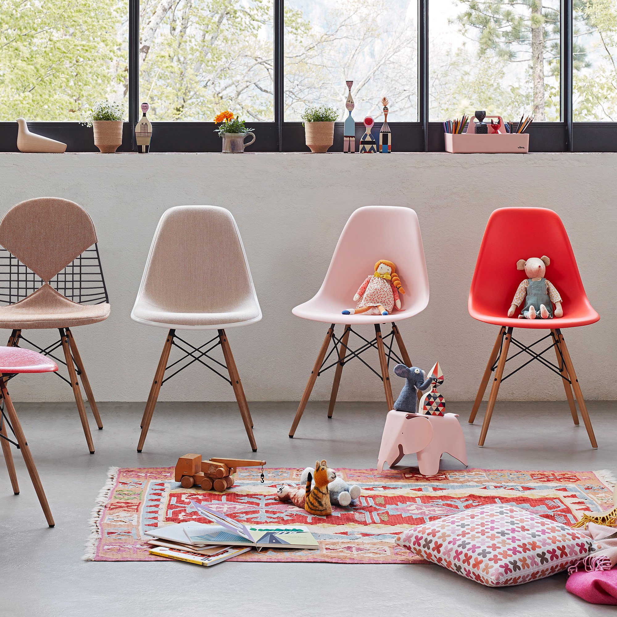 Vitra Eames Elephant チェア ピンク Eames Elephant Small | Vitra | by Charles & Ray Eames, 1945