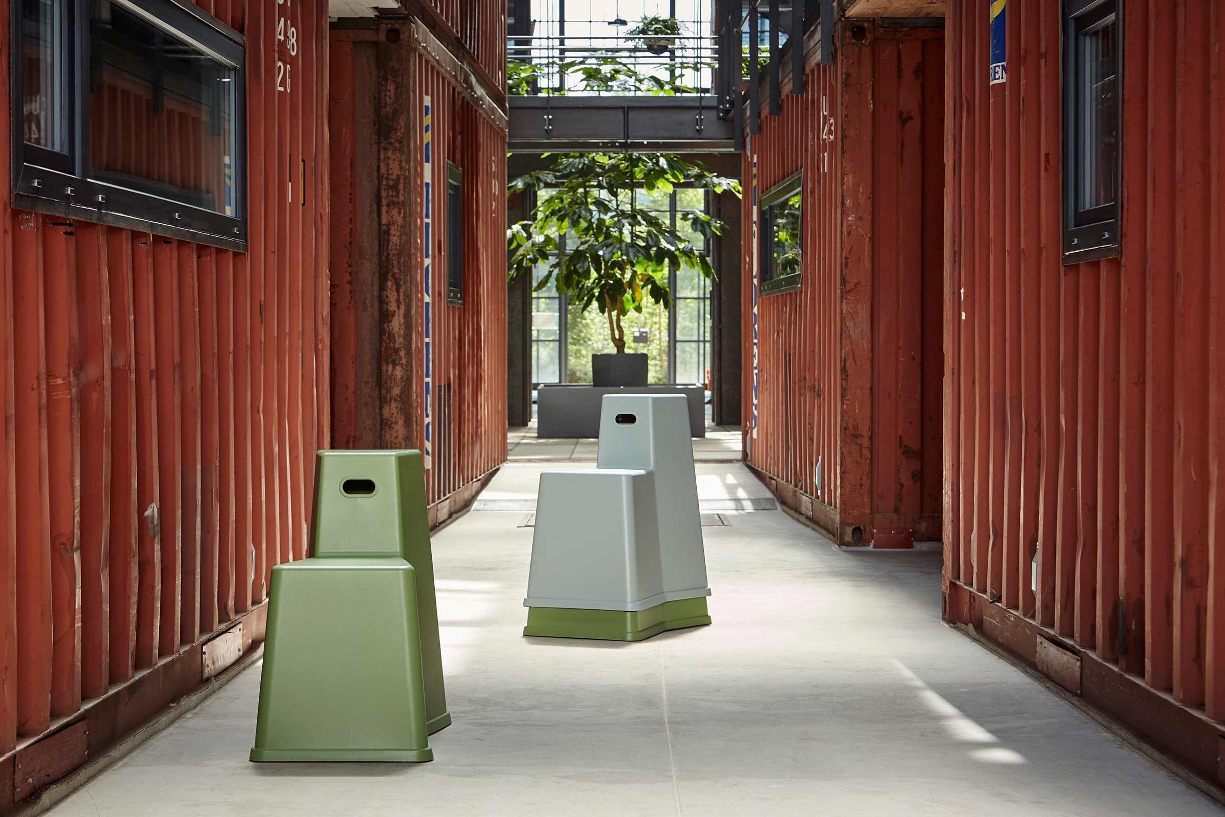 Stool-Tool, Industrial Green | Vitra | Chairs - Designer furniture