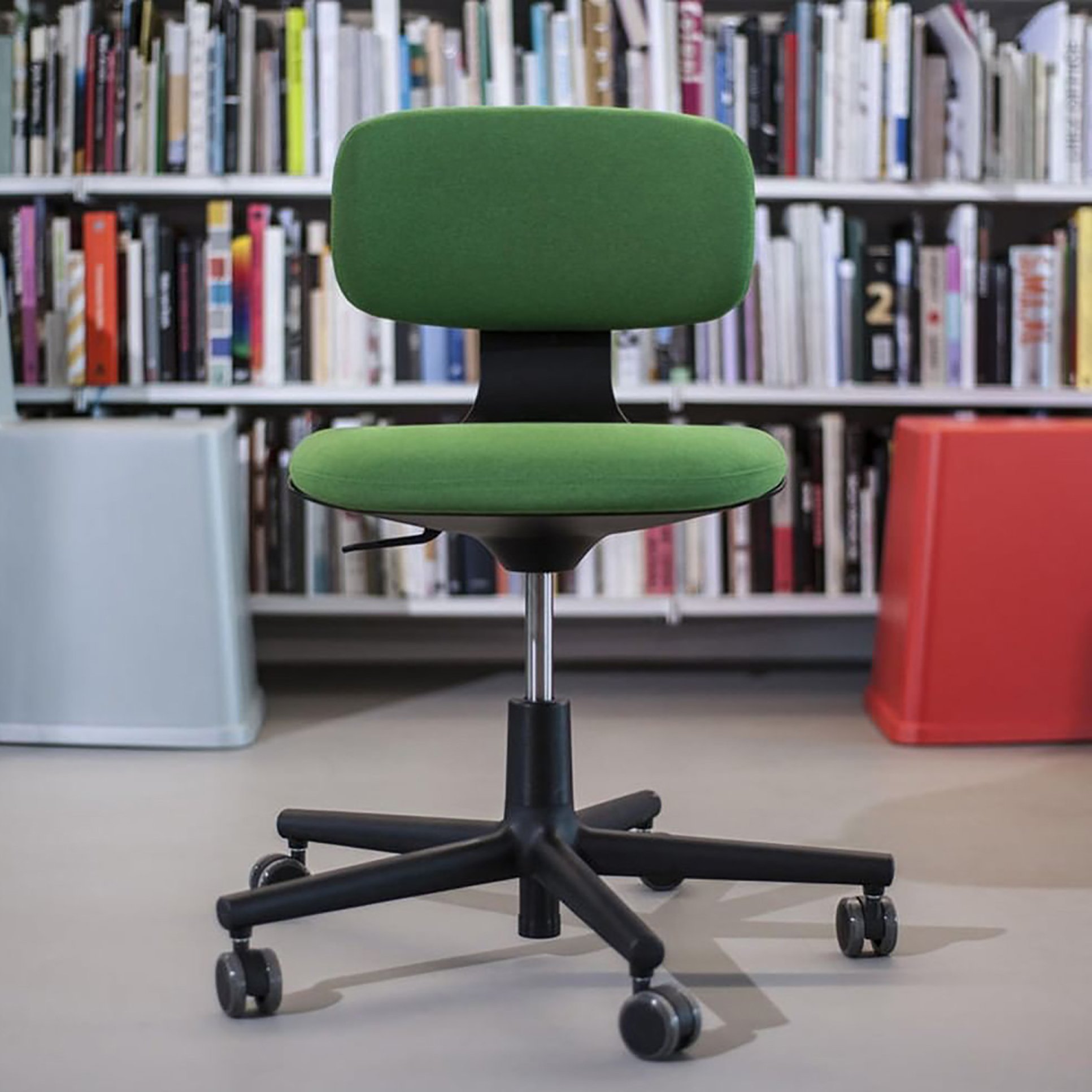 【減額しました】VITRA社  ROOKIE CHAIR （見た目ほぼ新品です） Vitra - Rookie Office chair | Connox