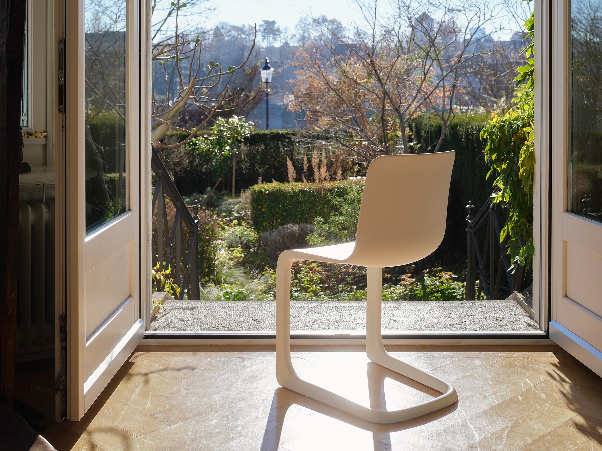 Evo-C Chair, Light mint | Vitra | Chairs - Designer furniture from