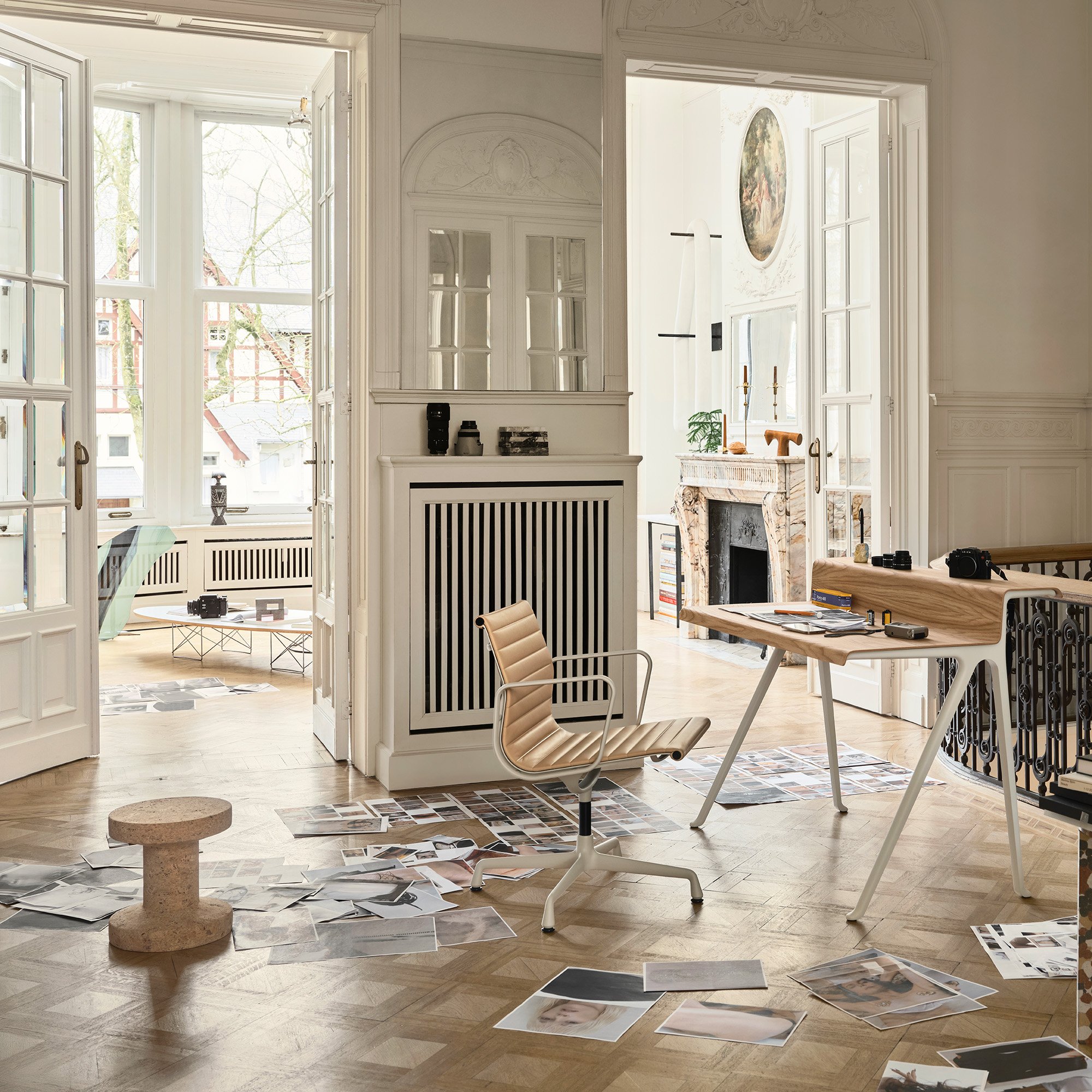 Cork Family Stool, Model D | Vitra | Vitra - Designer furniture