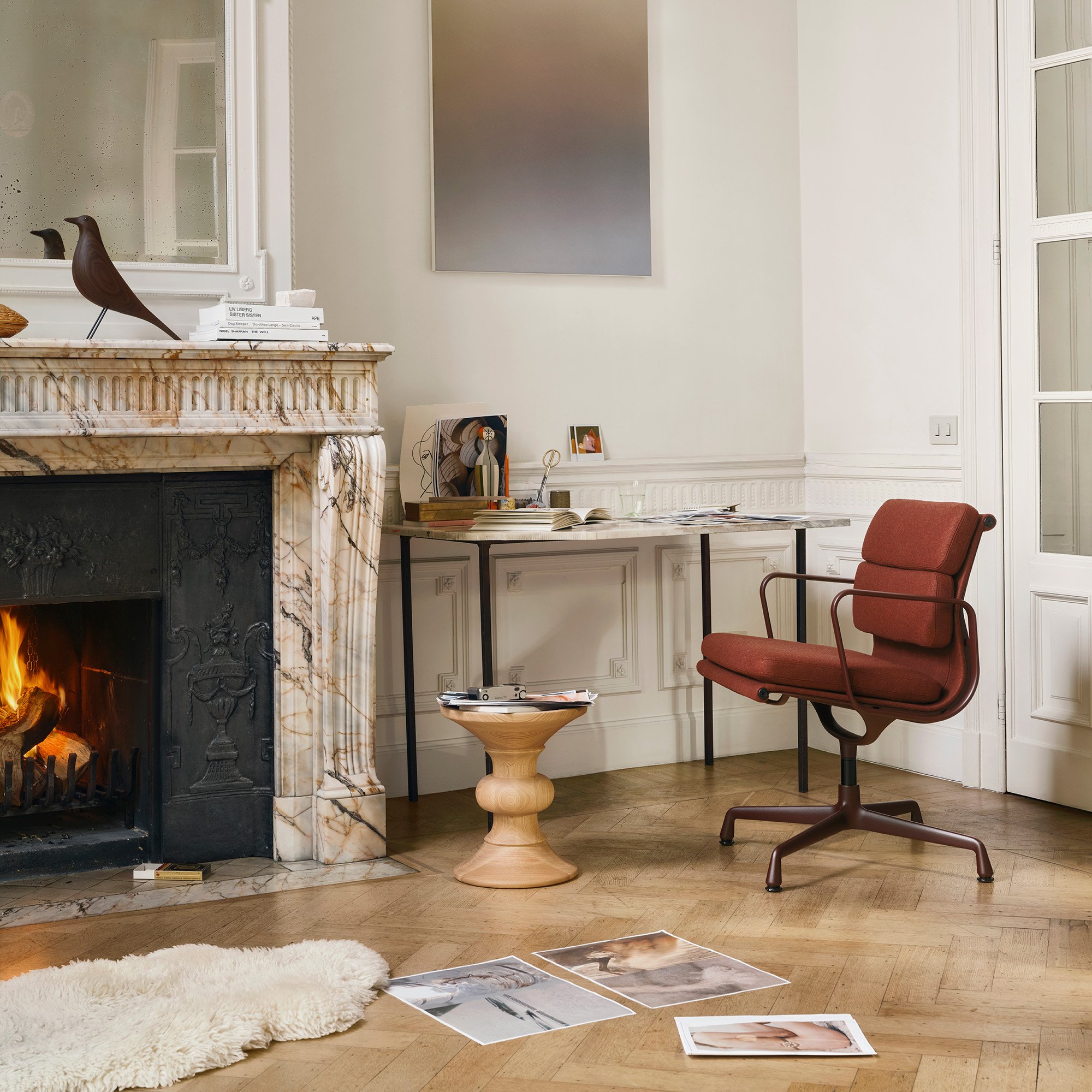 Eames Stools, Modell C / walnut glossy | Vitra | by Charles & Ray