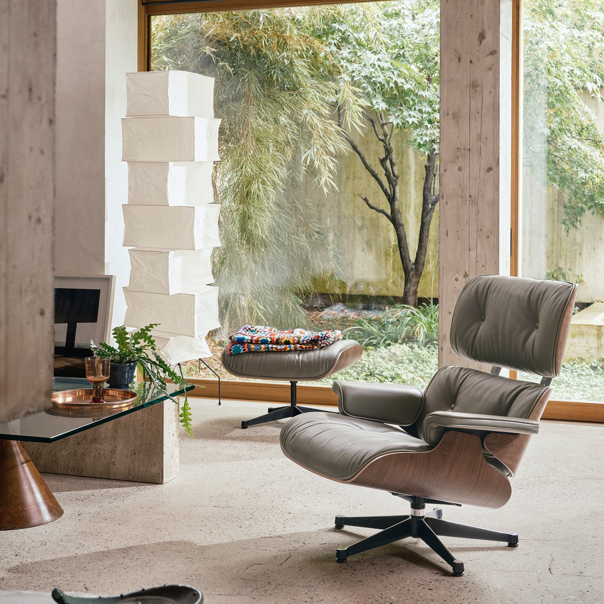 Akari UF4-L10 Floor Lamp | Vitra | by Isamu Noguchi, 1951