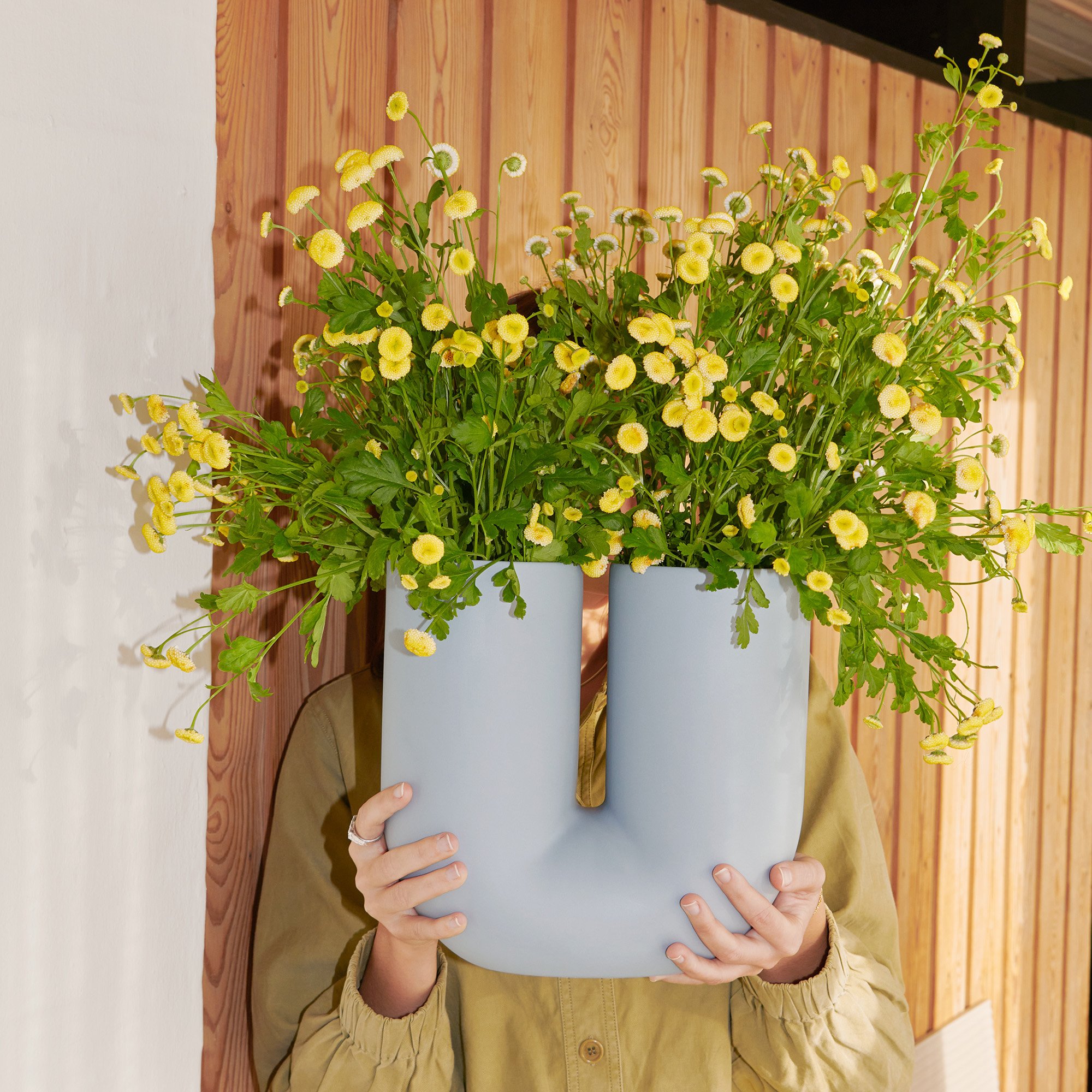 Kink Vase, Light blue | Muuto | Vases