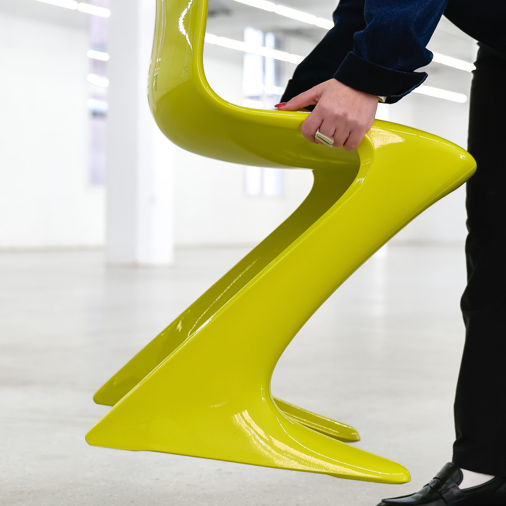Z.Stuhl Chair, Without armrests, Ruby red | Richard Lampert