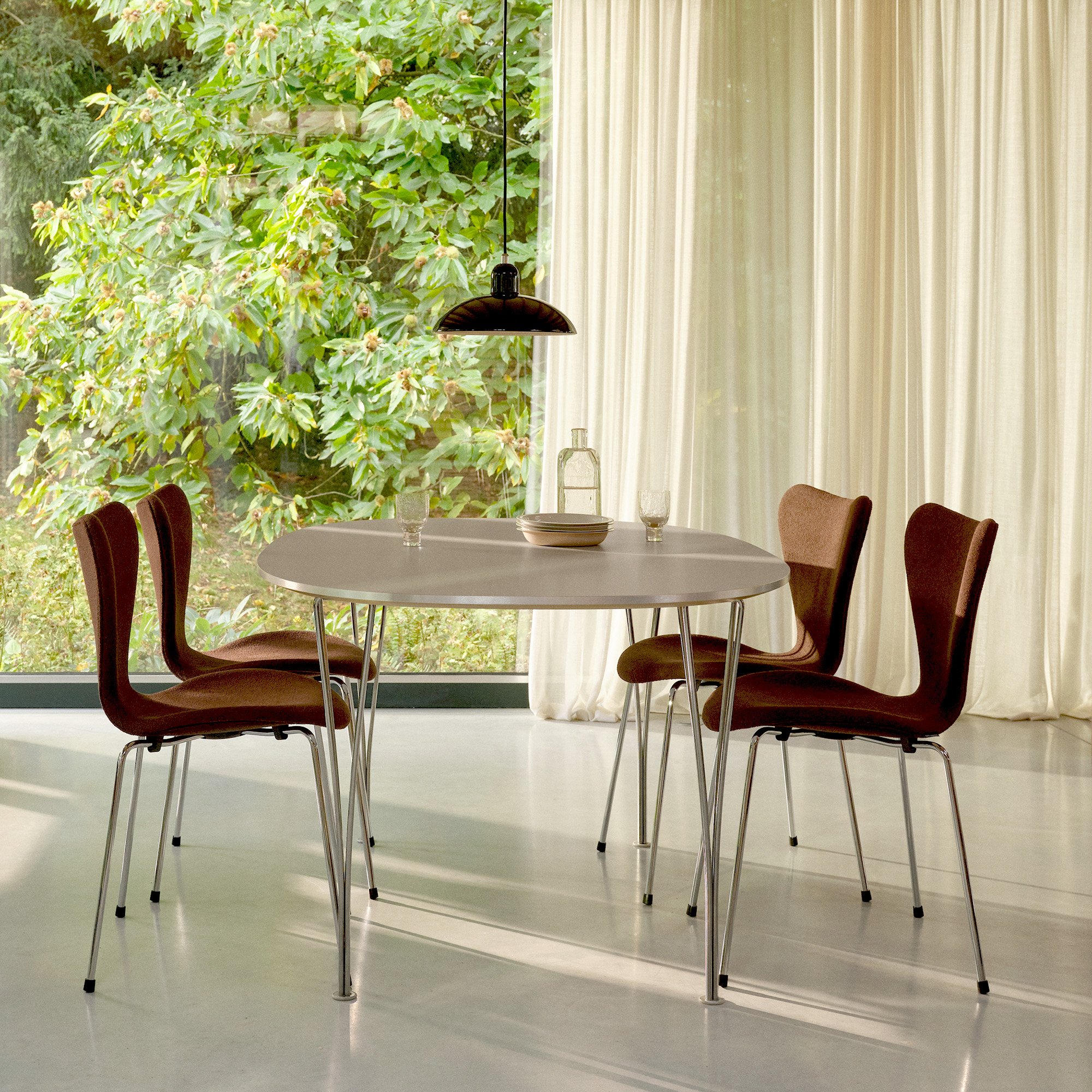Superellipse Table, 180 x 120 cm, Walnut with veneer edge | Fritz