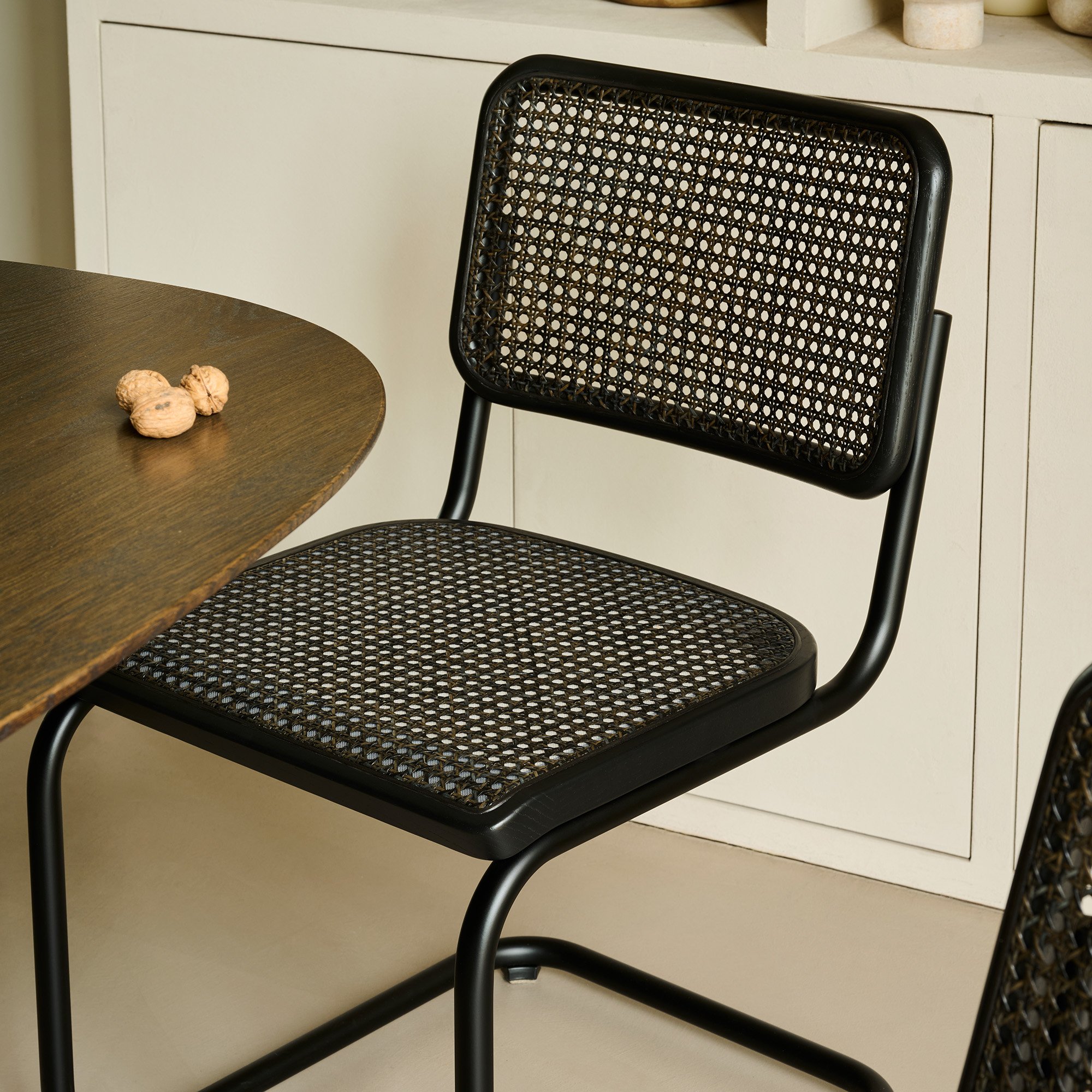 S 32 V Dark Melange Cantilever Chair, Black | Thonet | Cantilever