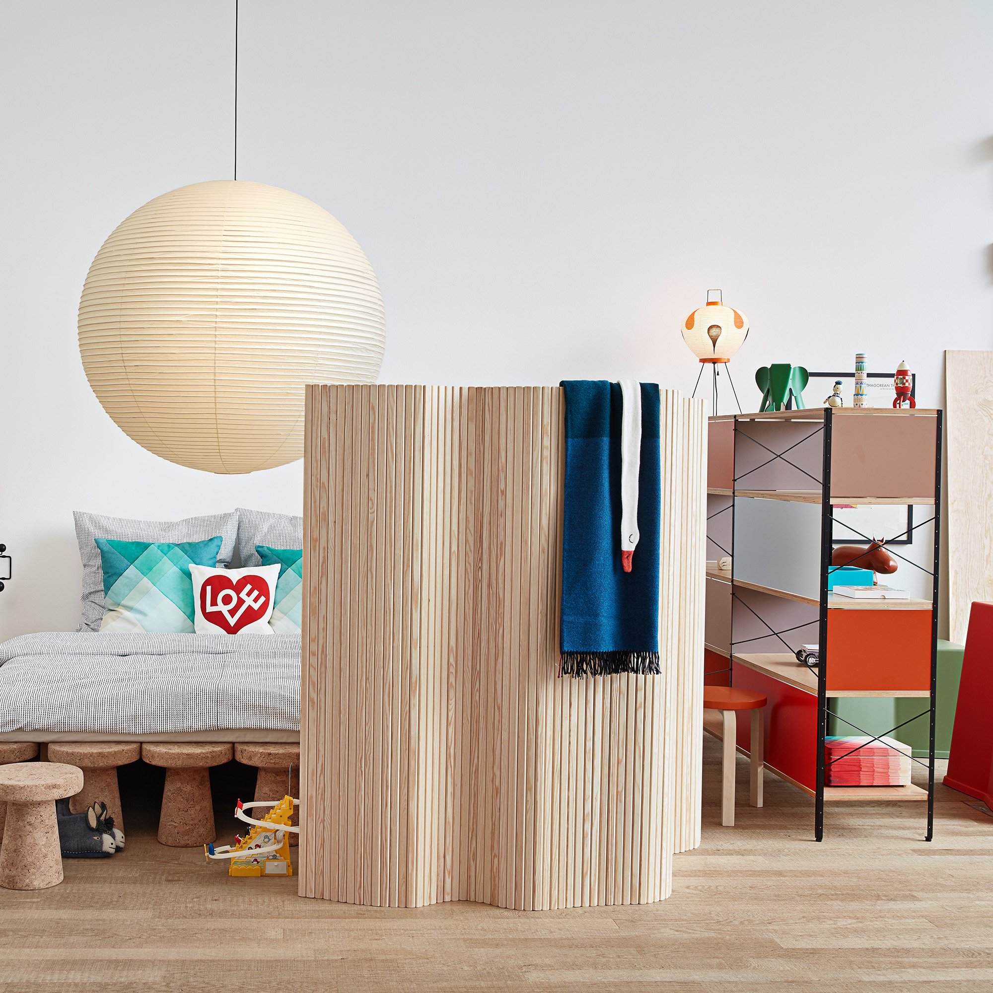 Akari 3AD Floor Lamp | Vitra | by Isamu Noguchi - Originals from smow